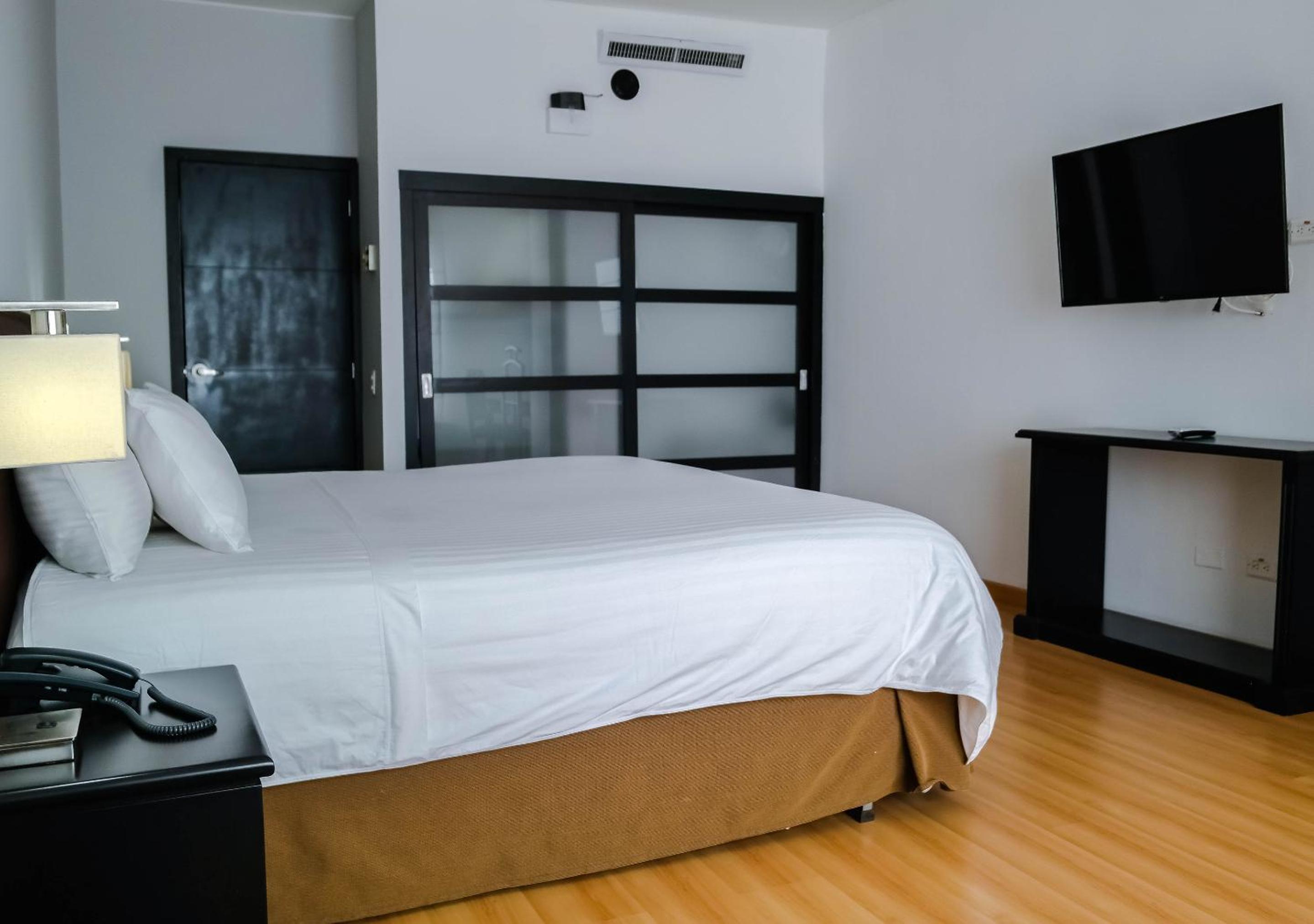 Double Room - Photo 3