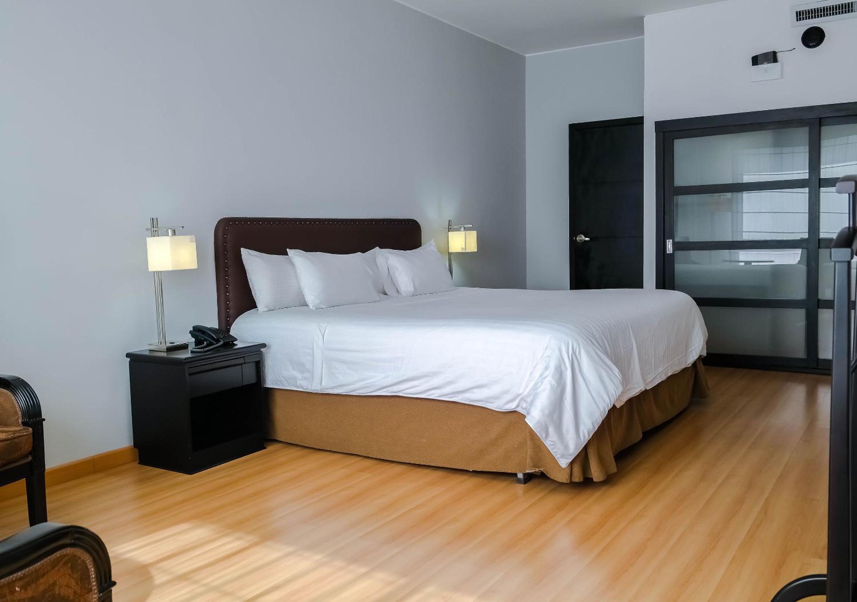 Double Room - Photo 4