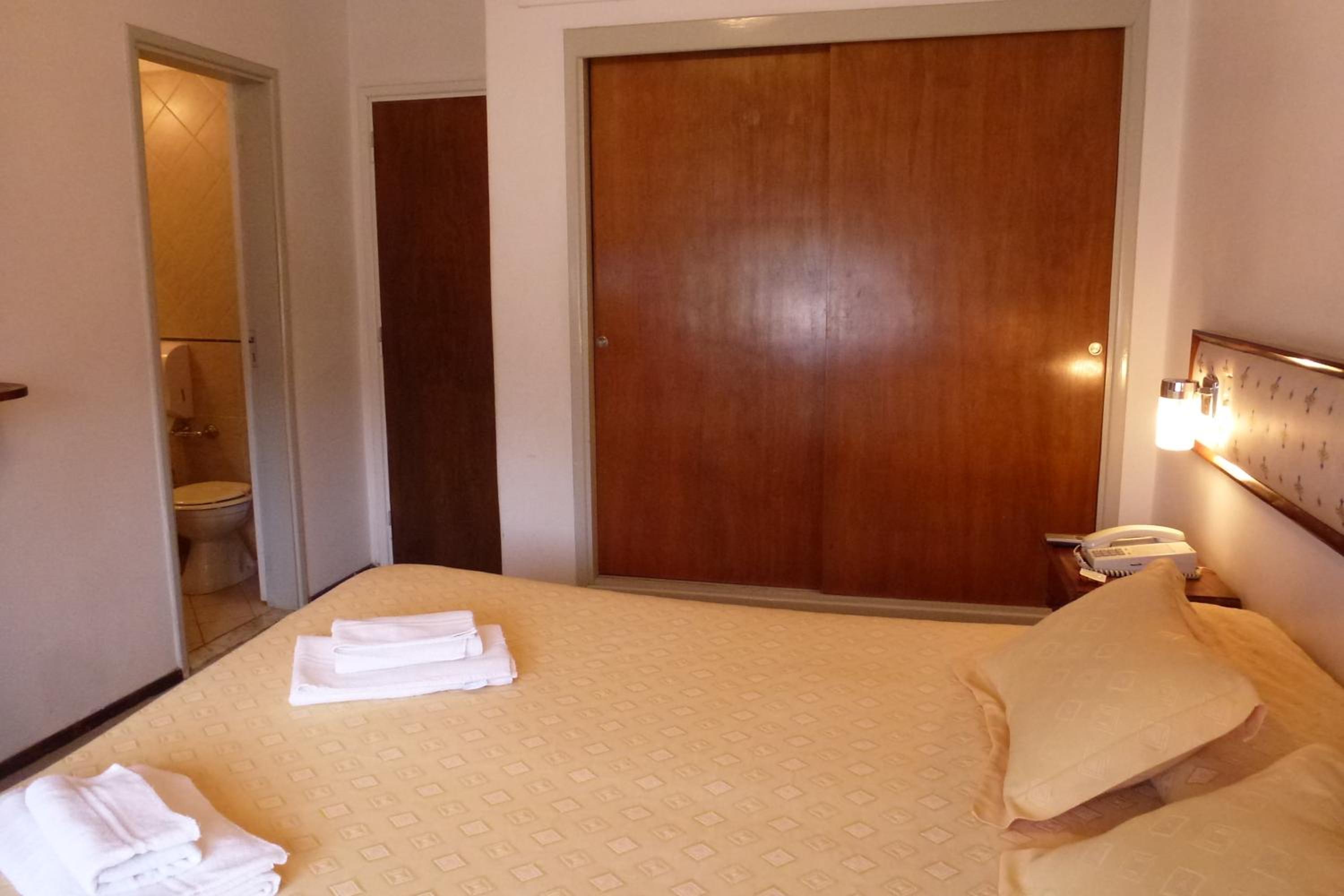 Standard Double or Twin Room photo 2