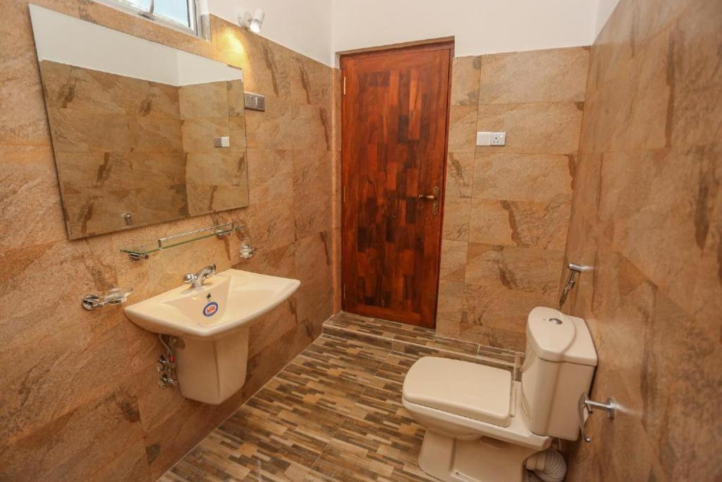 Family Room with Private Bathroom - Photo 6