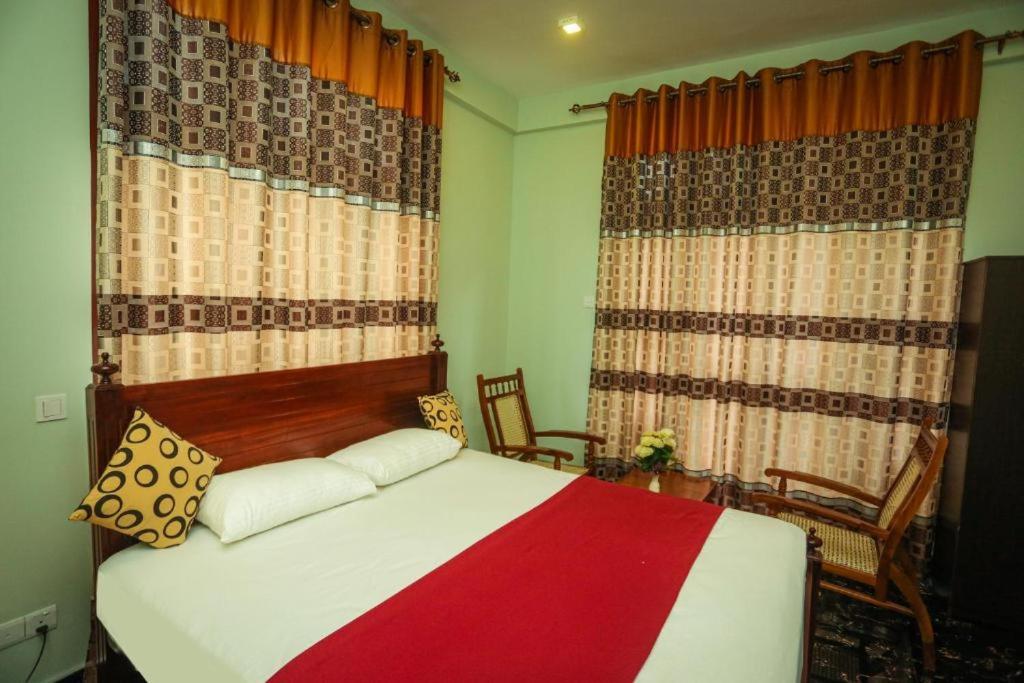 Deluxe Double Room with Balcony - Photo 9