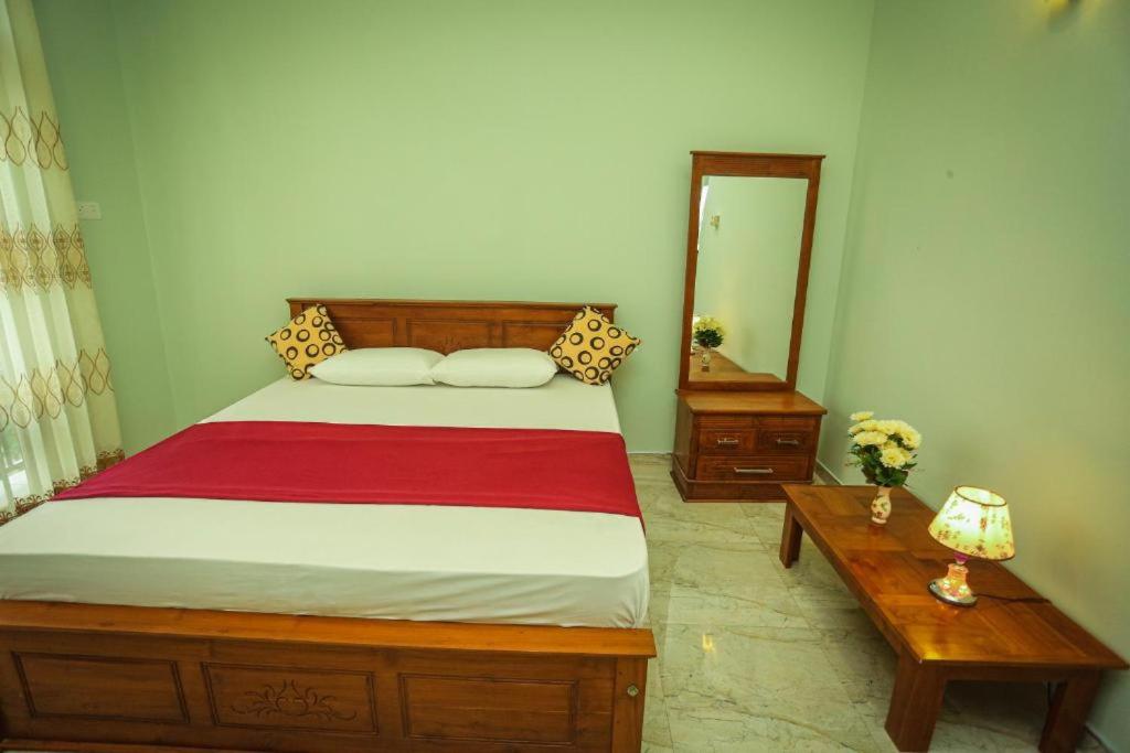Deluxe Double Room with Balcony - Photo 15