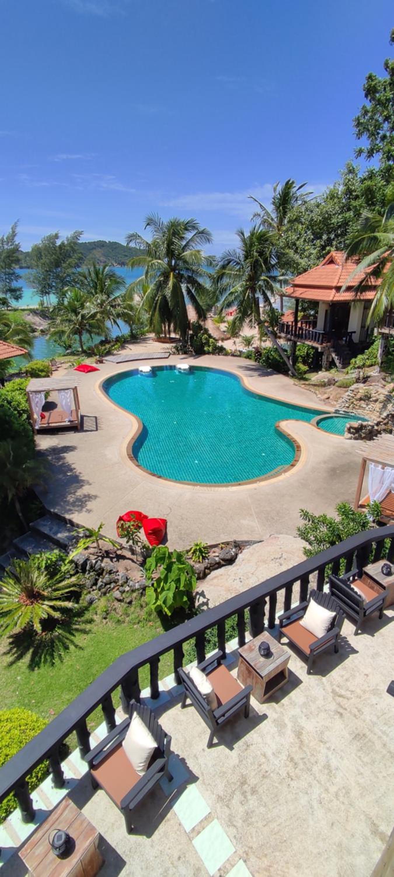 Deluxe Double Room with Balcony - Photo 11