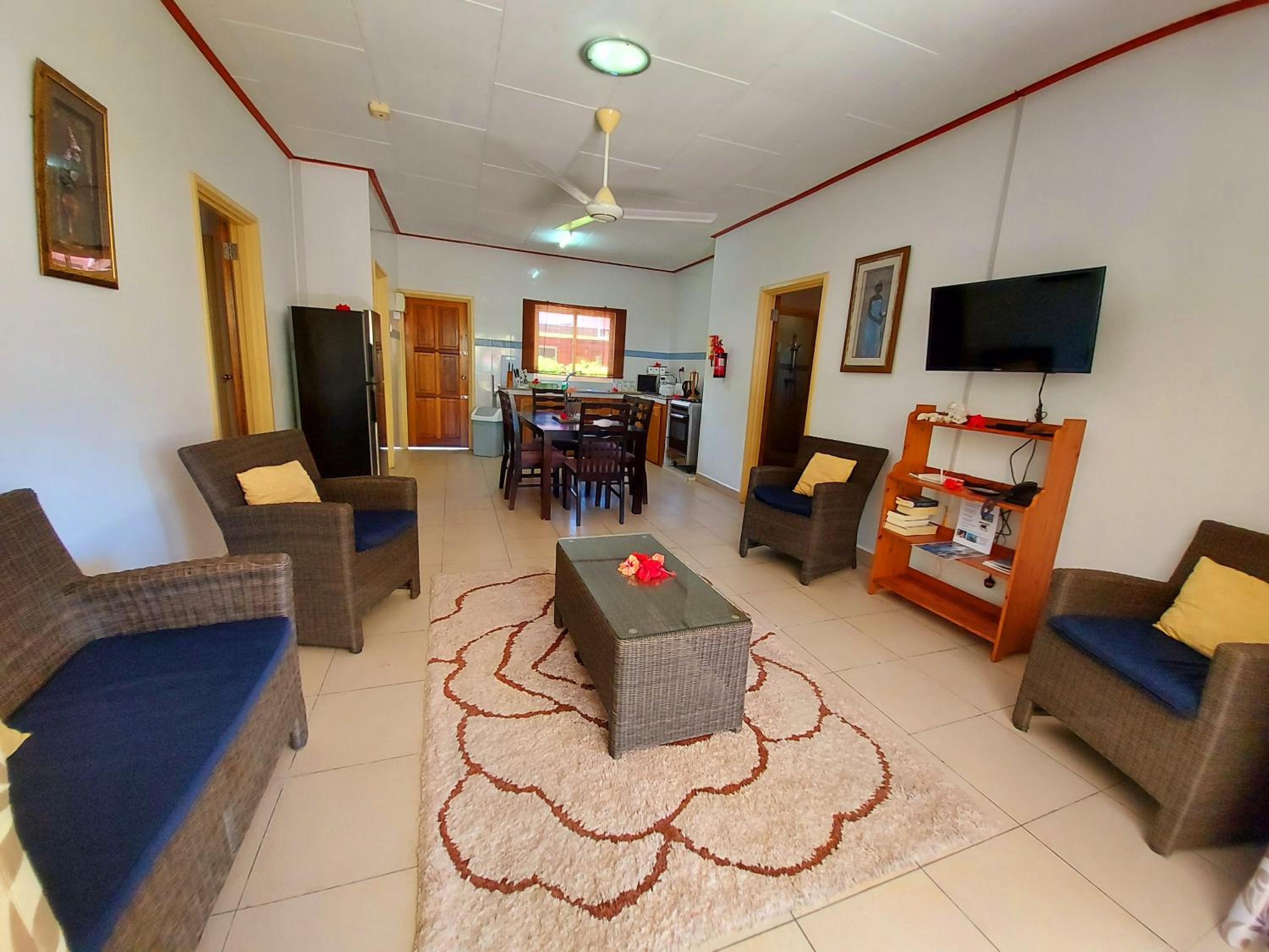 Two-Bedroom House - Photo 26
