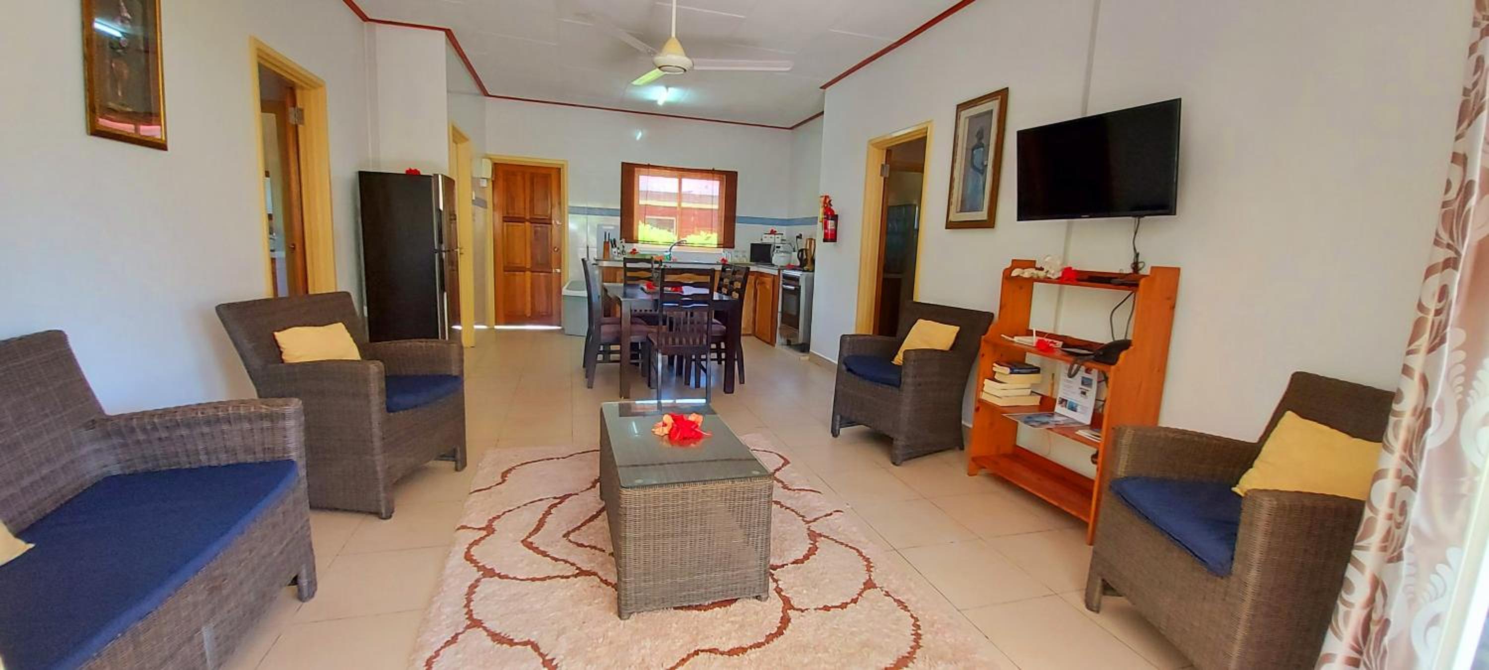Two-Bedroom House - Photo 27