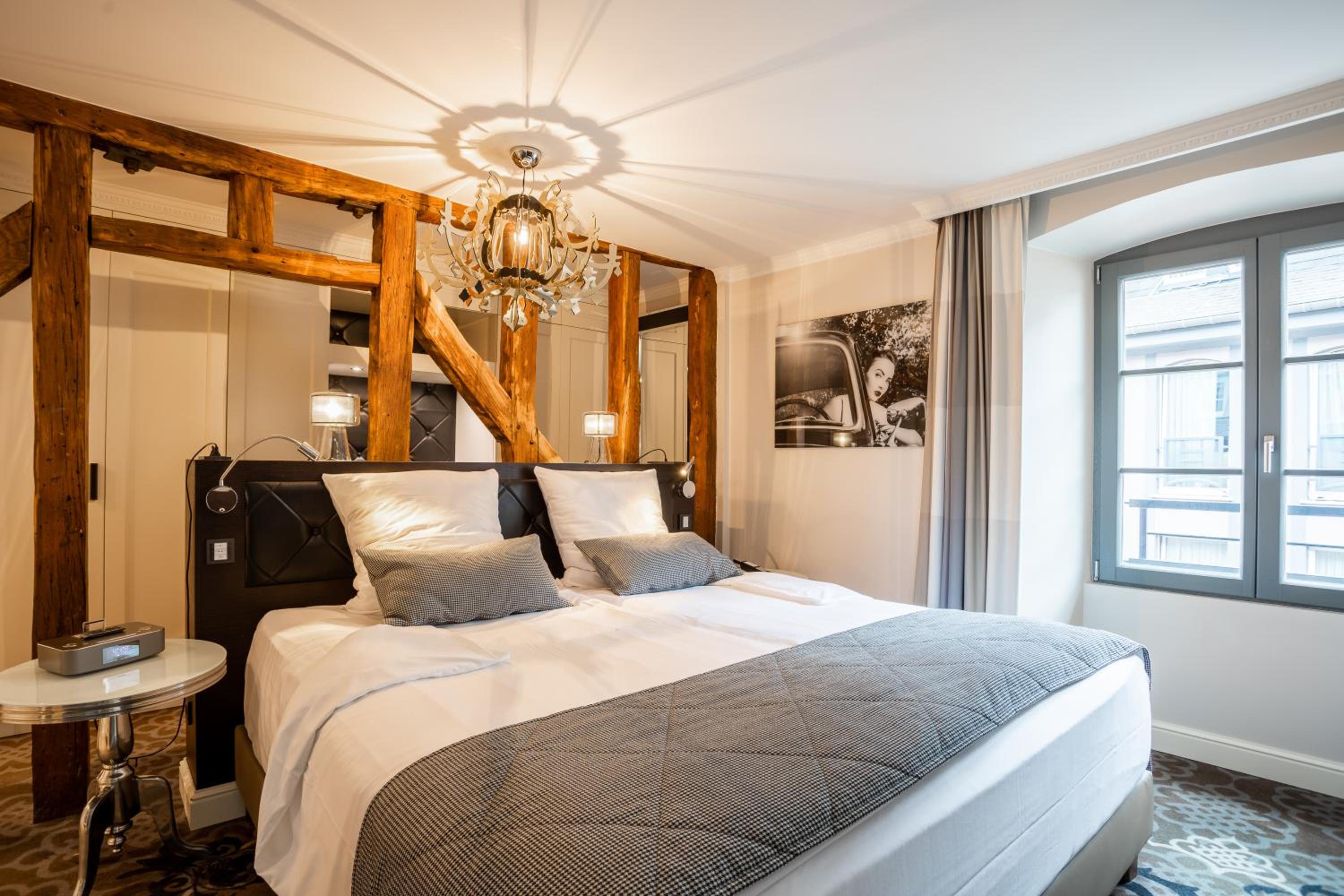 Suite - Photo 9