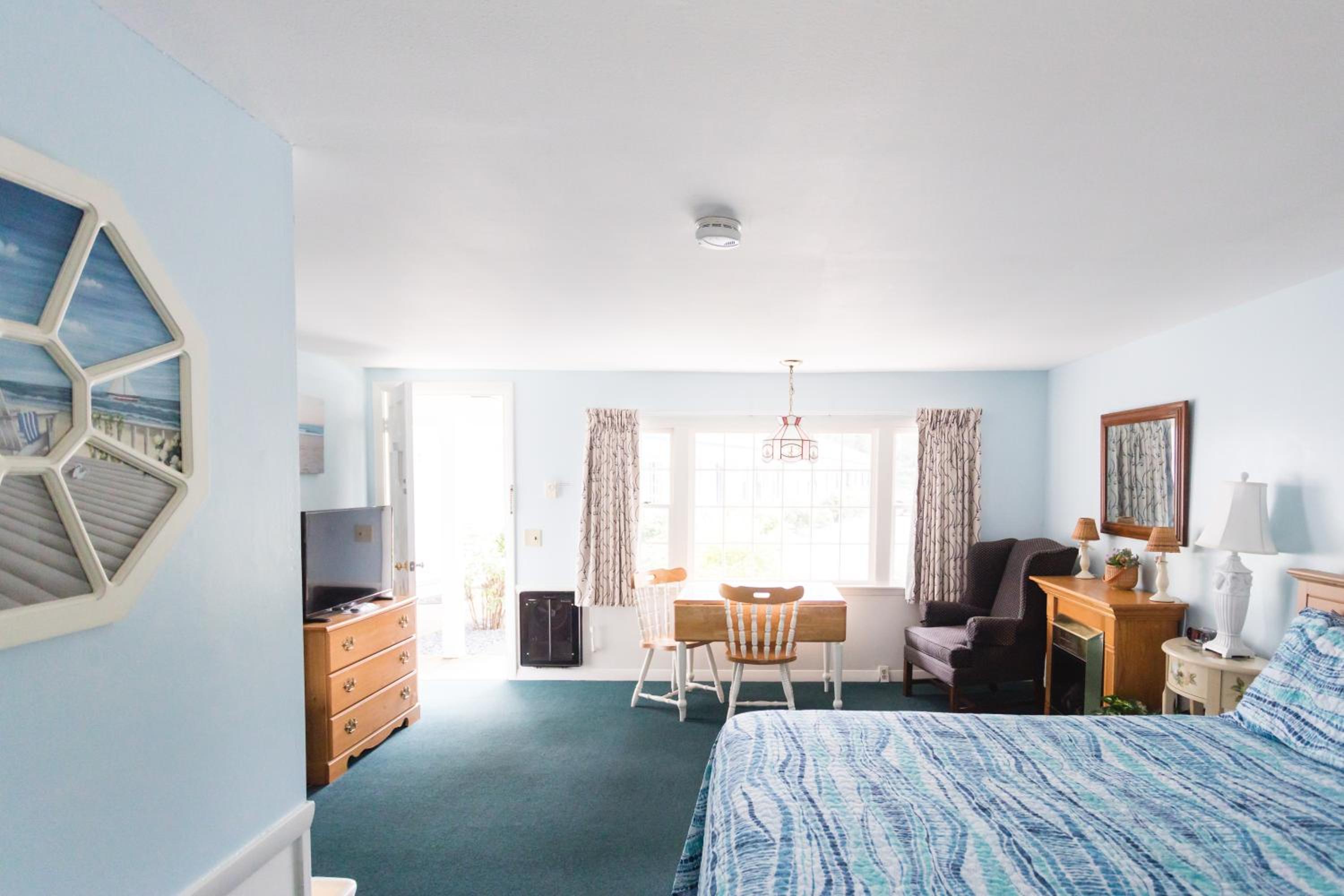 Deluxe King Room photo 2