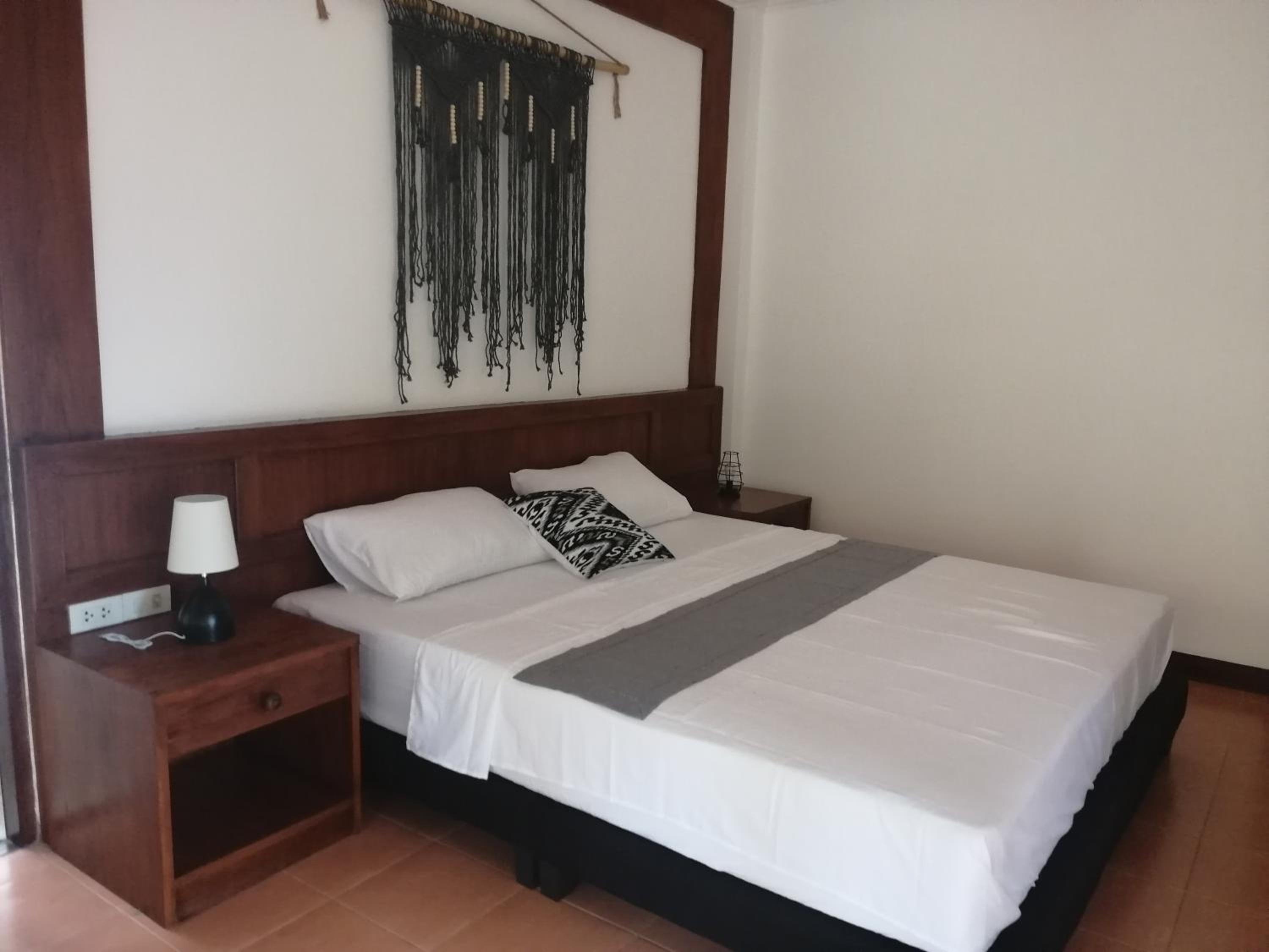 Deluxe Double Room with Balcony - Photo 1