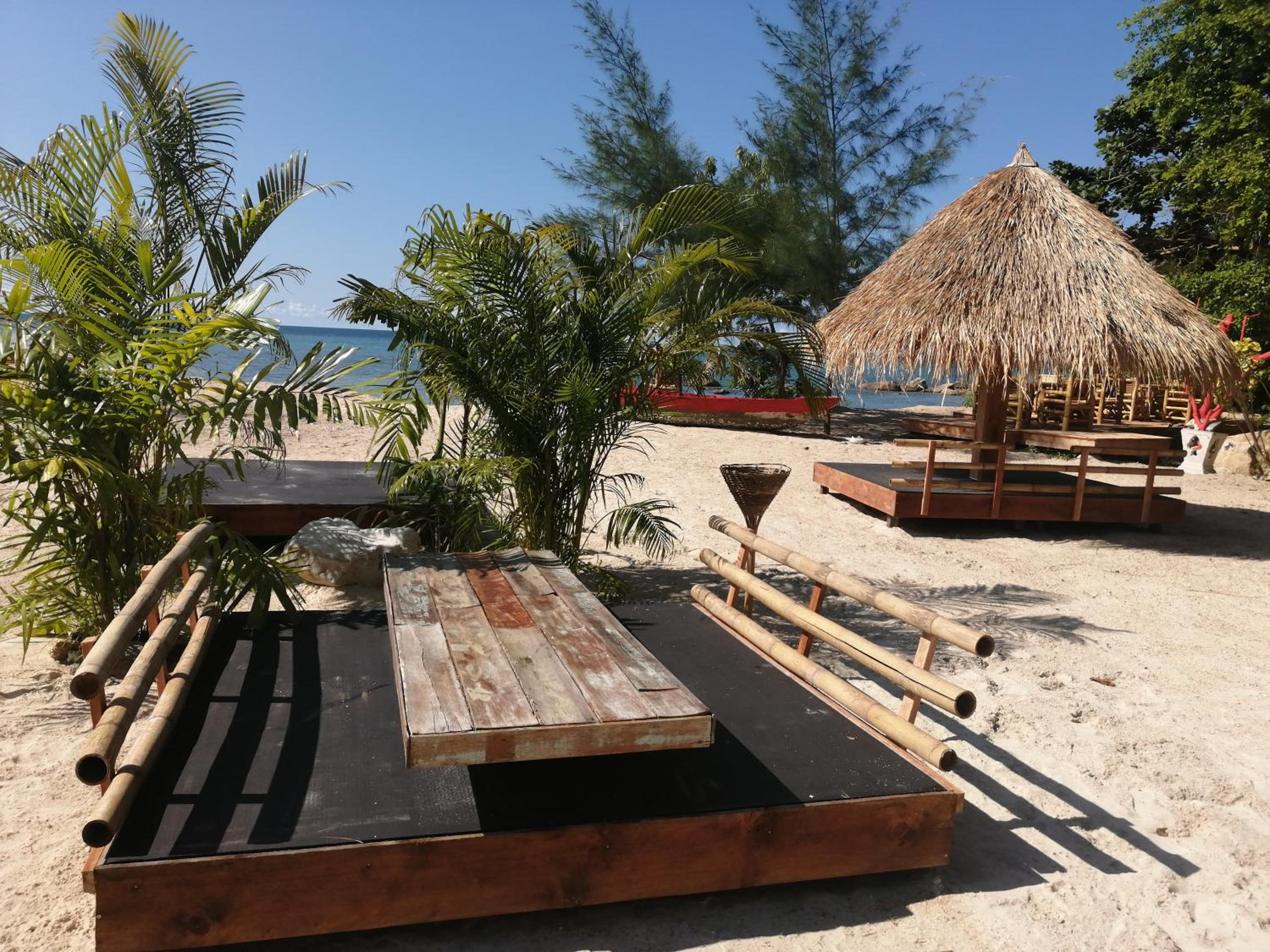 Deluxe Double Room with Balcony - Photo 7