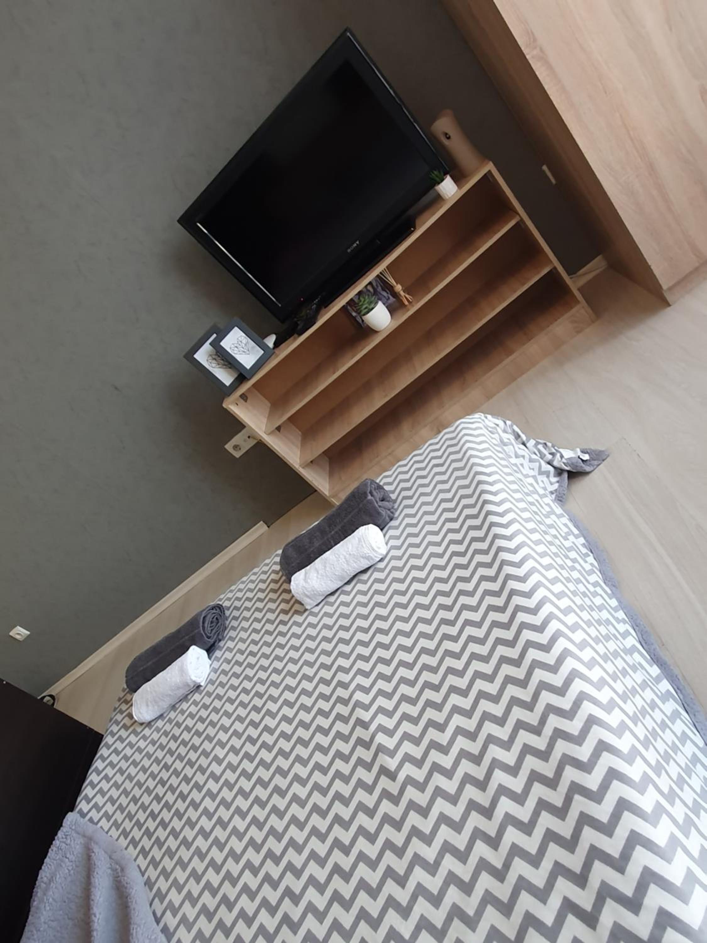 One-Bedroom Apartment - Photo 18