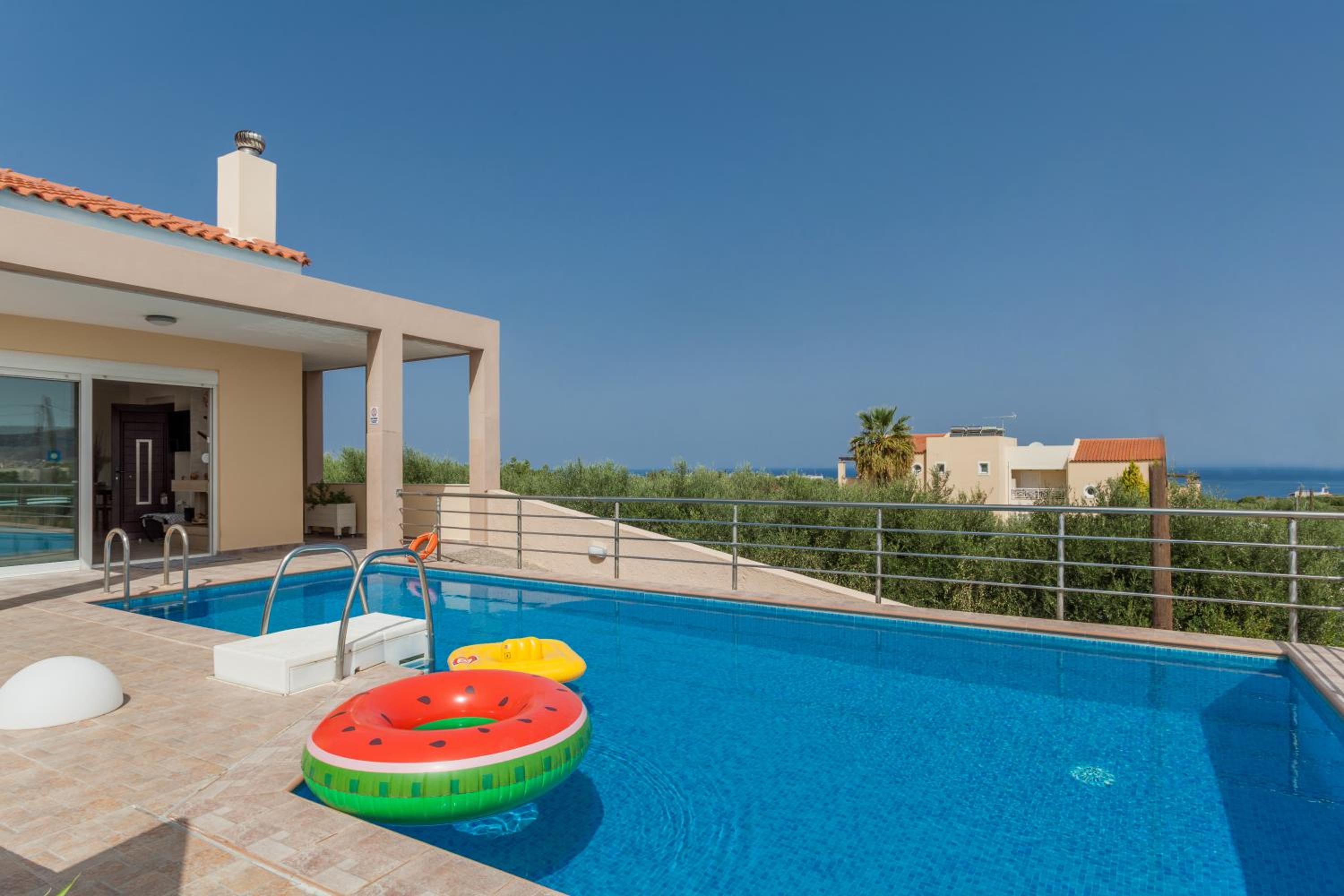 Three-Bedroom Villa with Private Pool - Photo 9