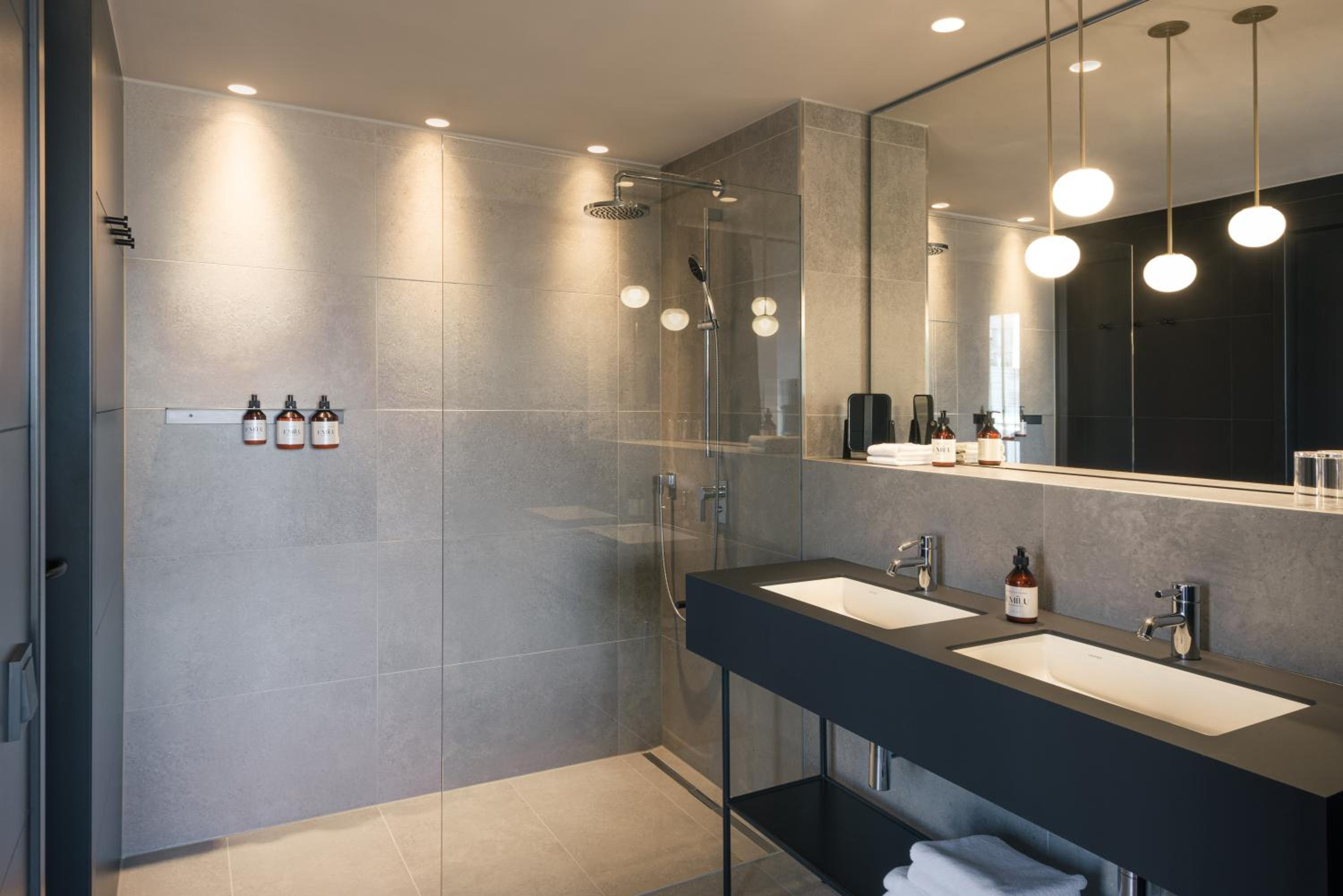 Emi Suite - Photo 8