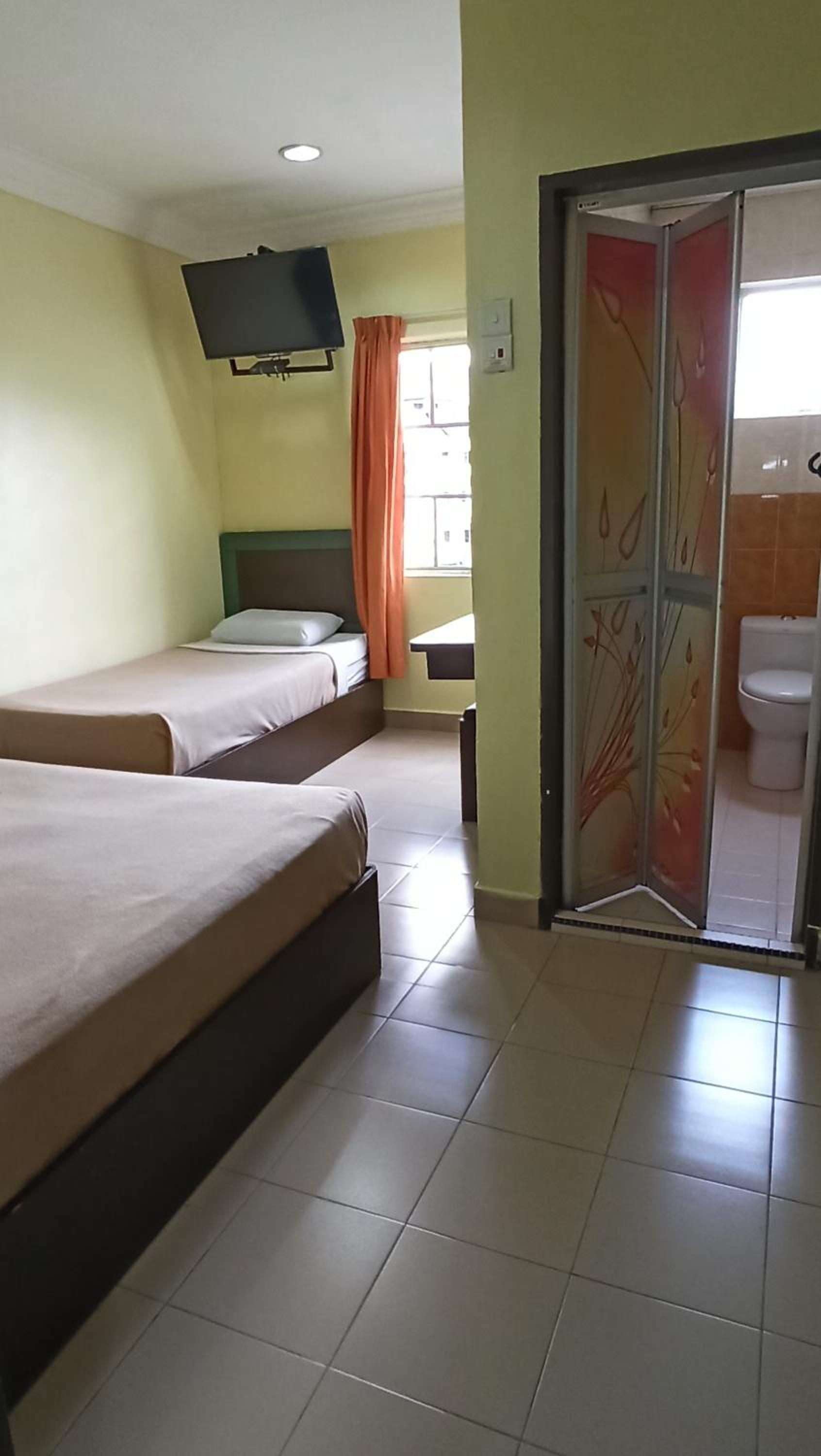 Standard Triple Room - Photo 1