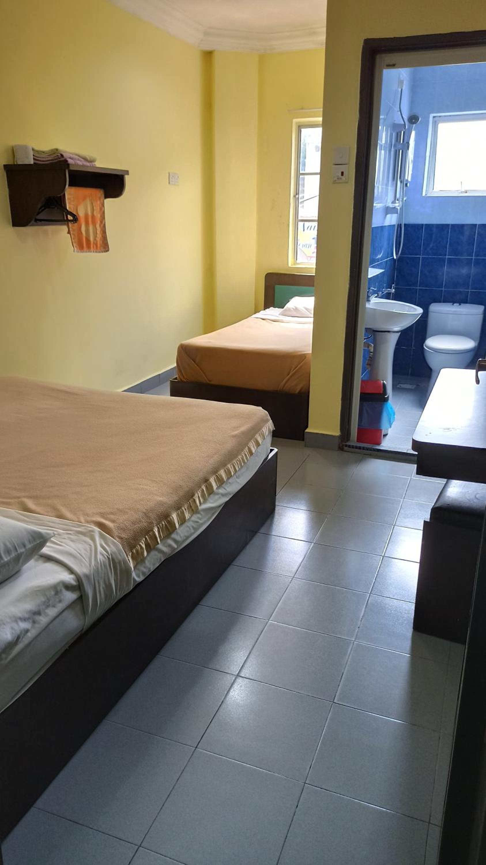 Standard Triple Room - Photo 2