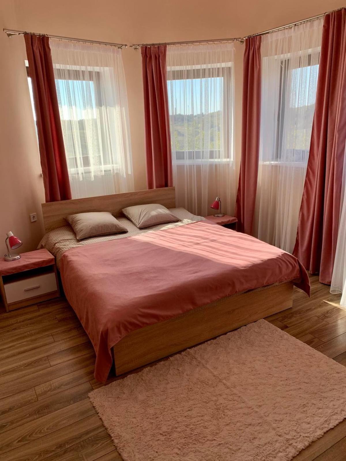 Large Double Room photo 1