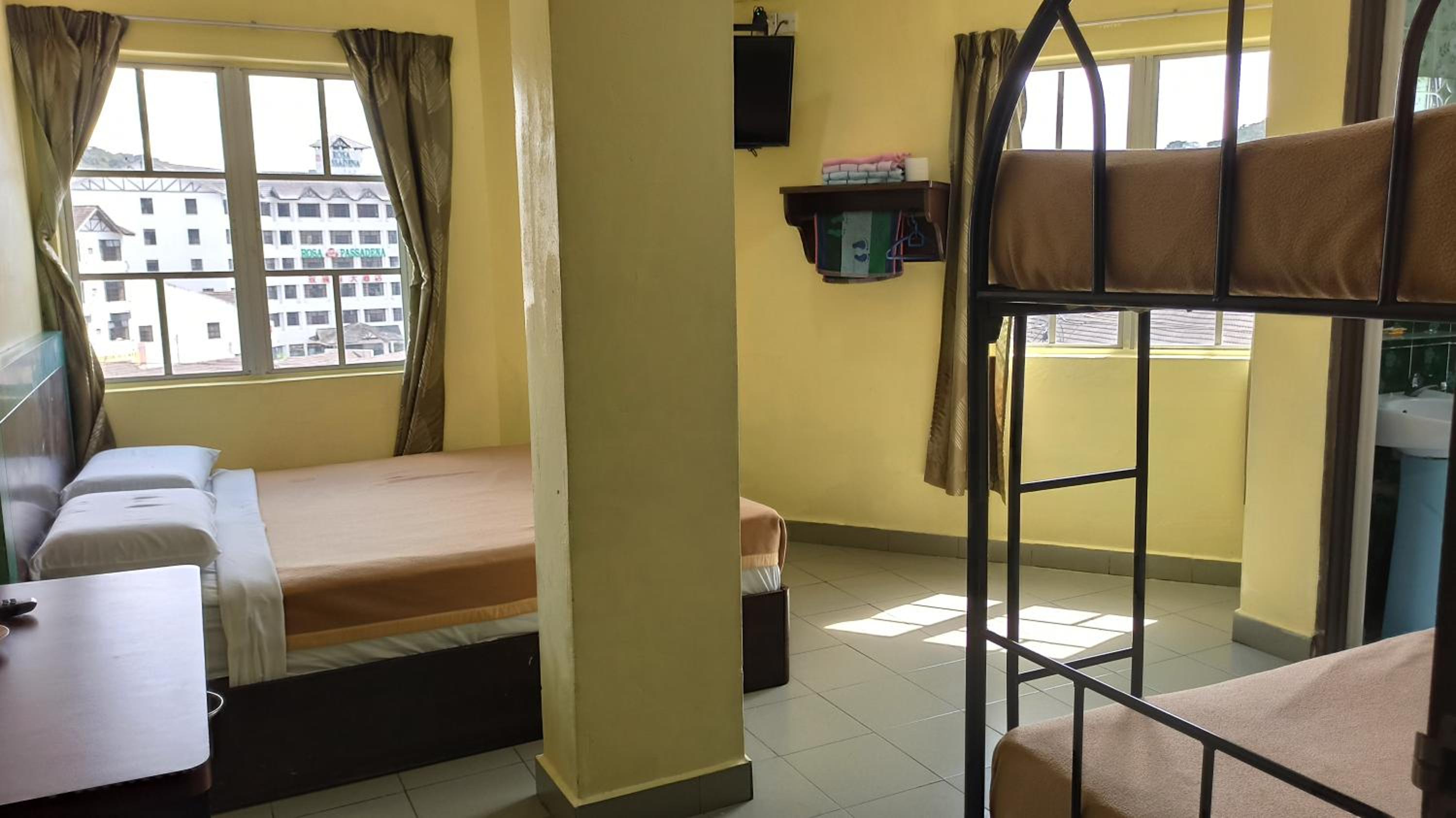 Quadruple Room photo 2