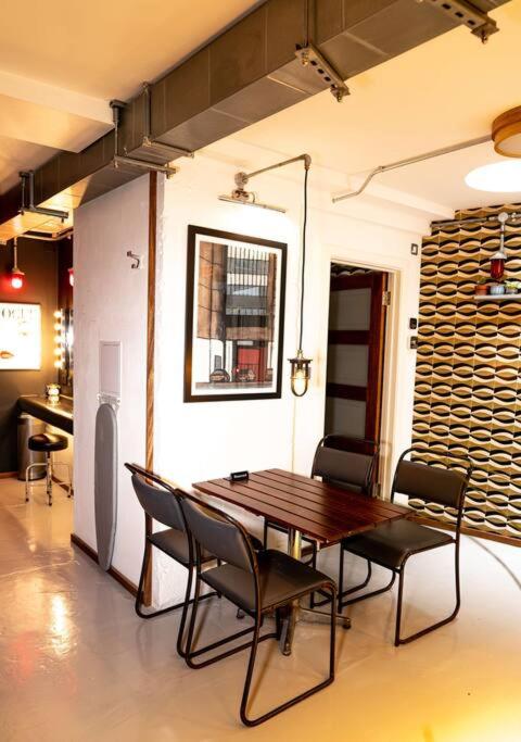 One-Bedroom Apartment - Photo 3