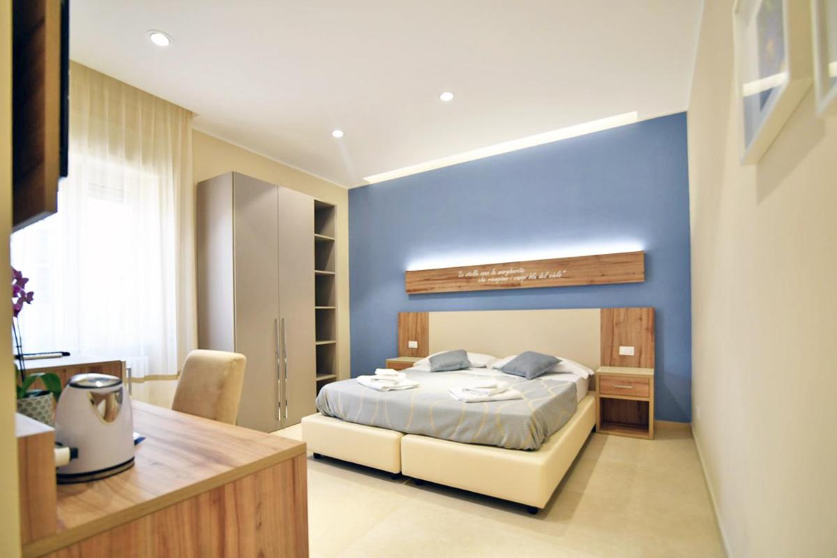 Double Room with Private Bathroom - Photo 9