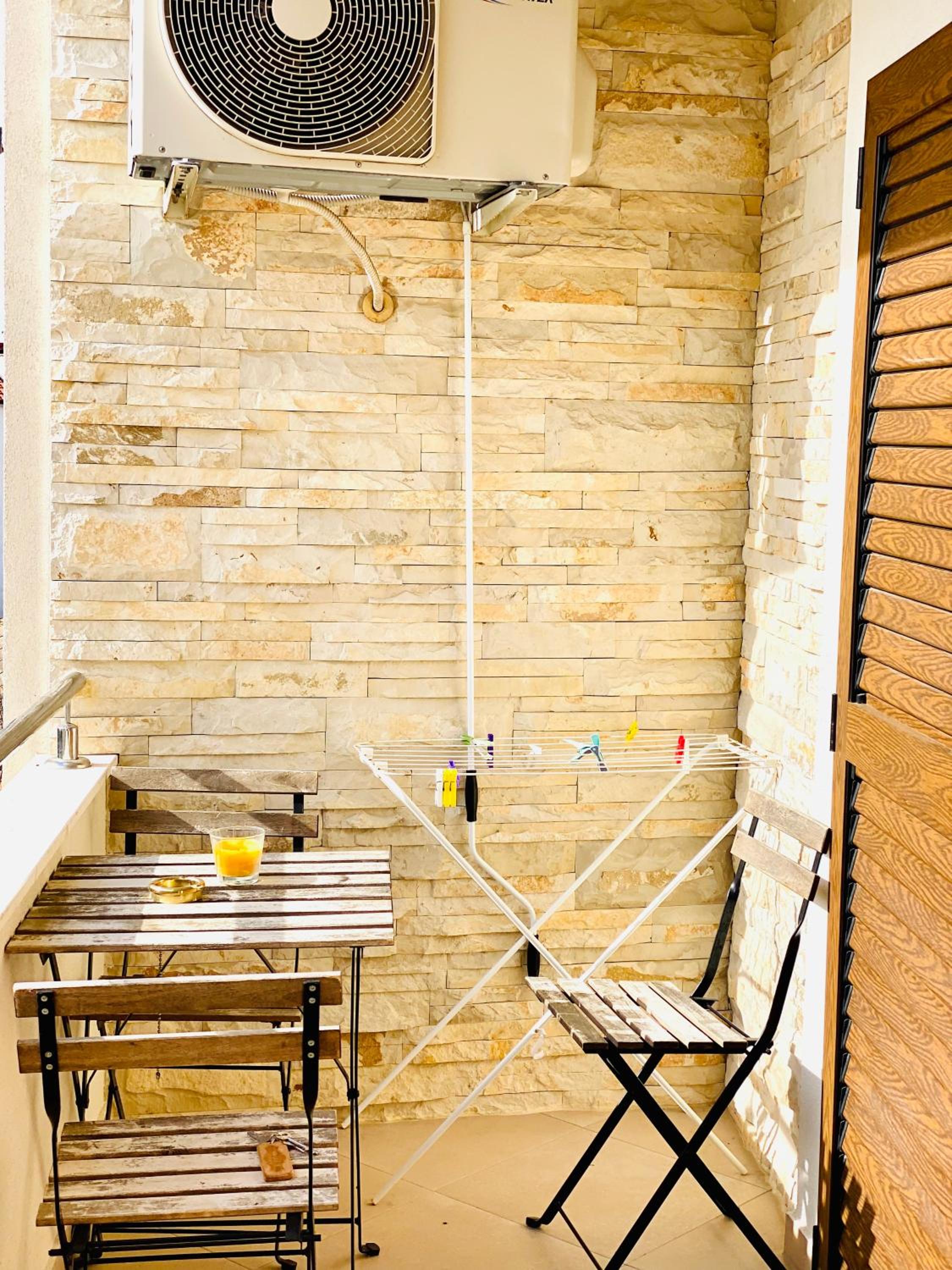 Apartment with Balcony photo 3
