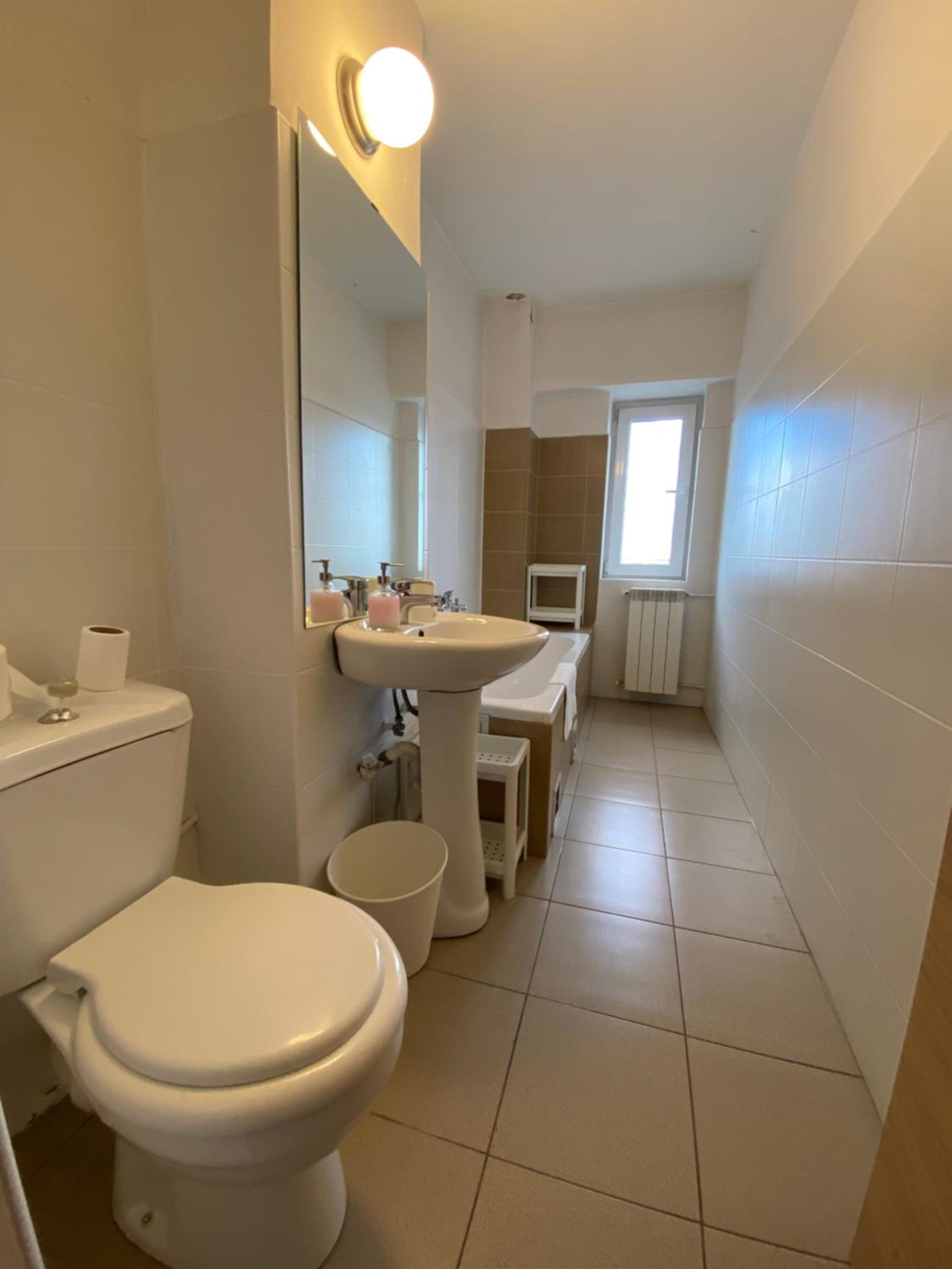 Studio Apartment - Photo 16