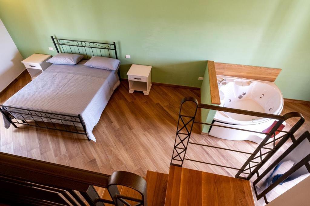 Penthouse Apartment - Photo 17