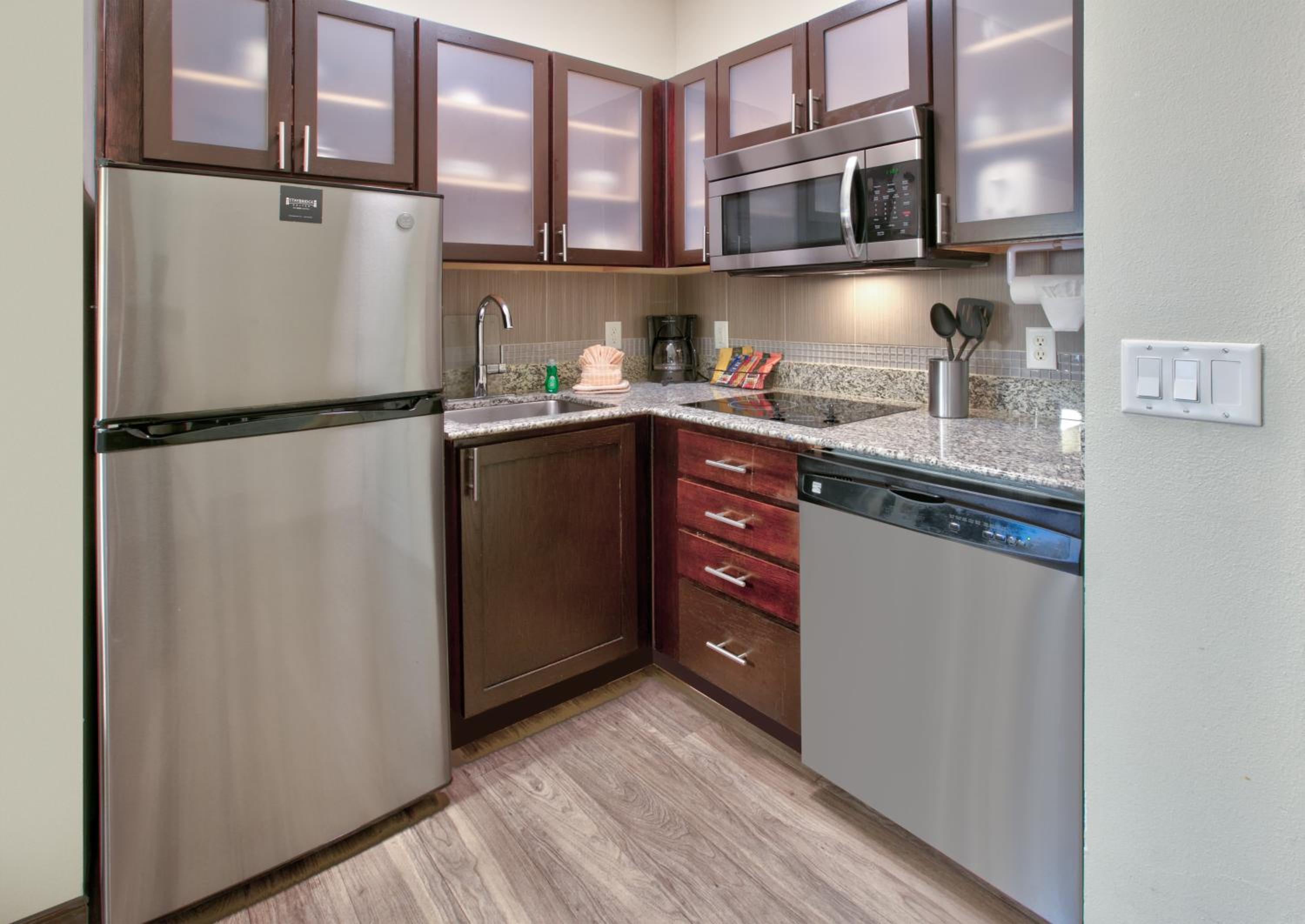 Studio Suite - Photo 2
