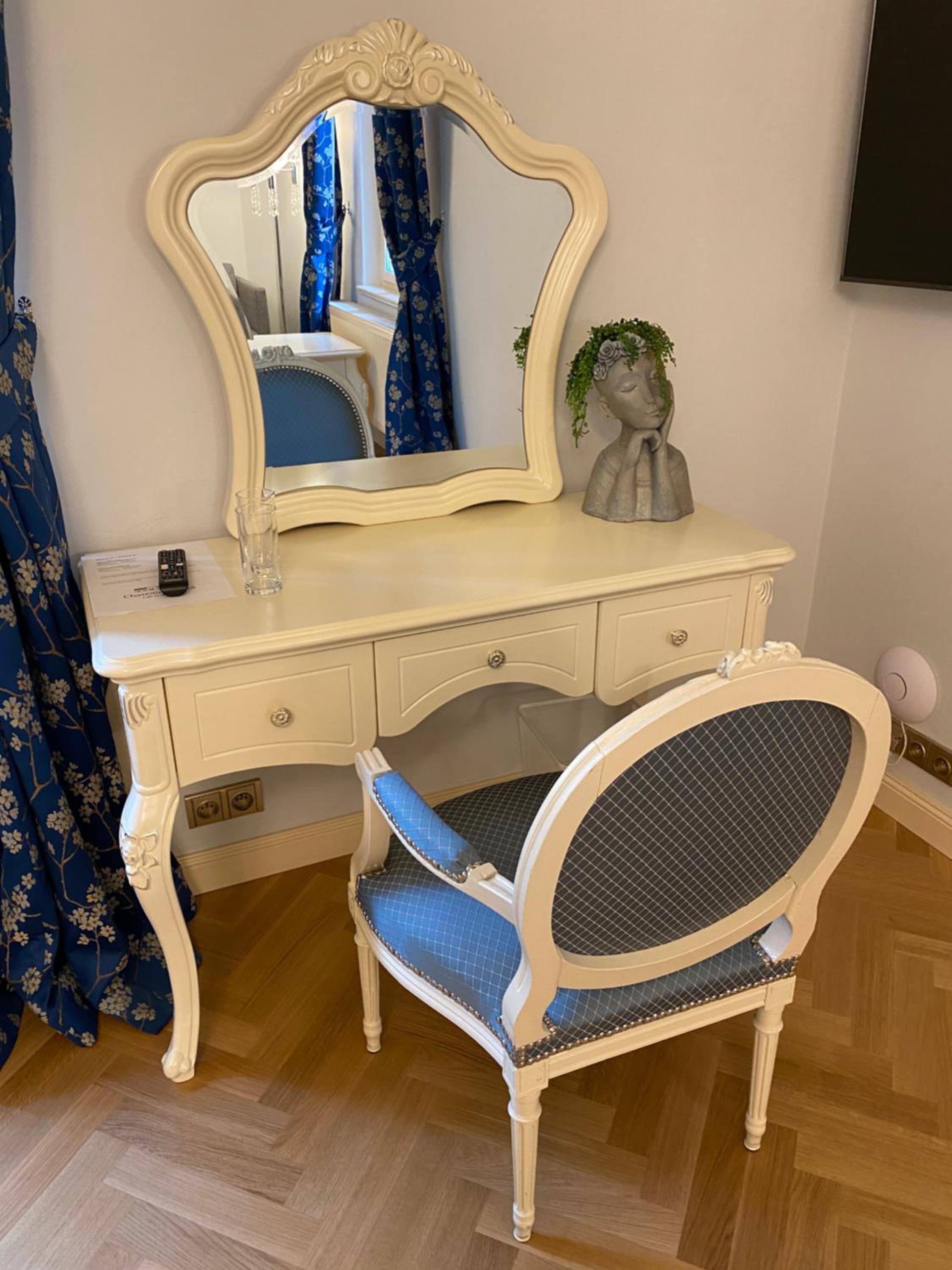 Large Double Room photo 3