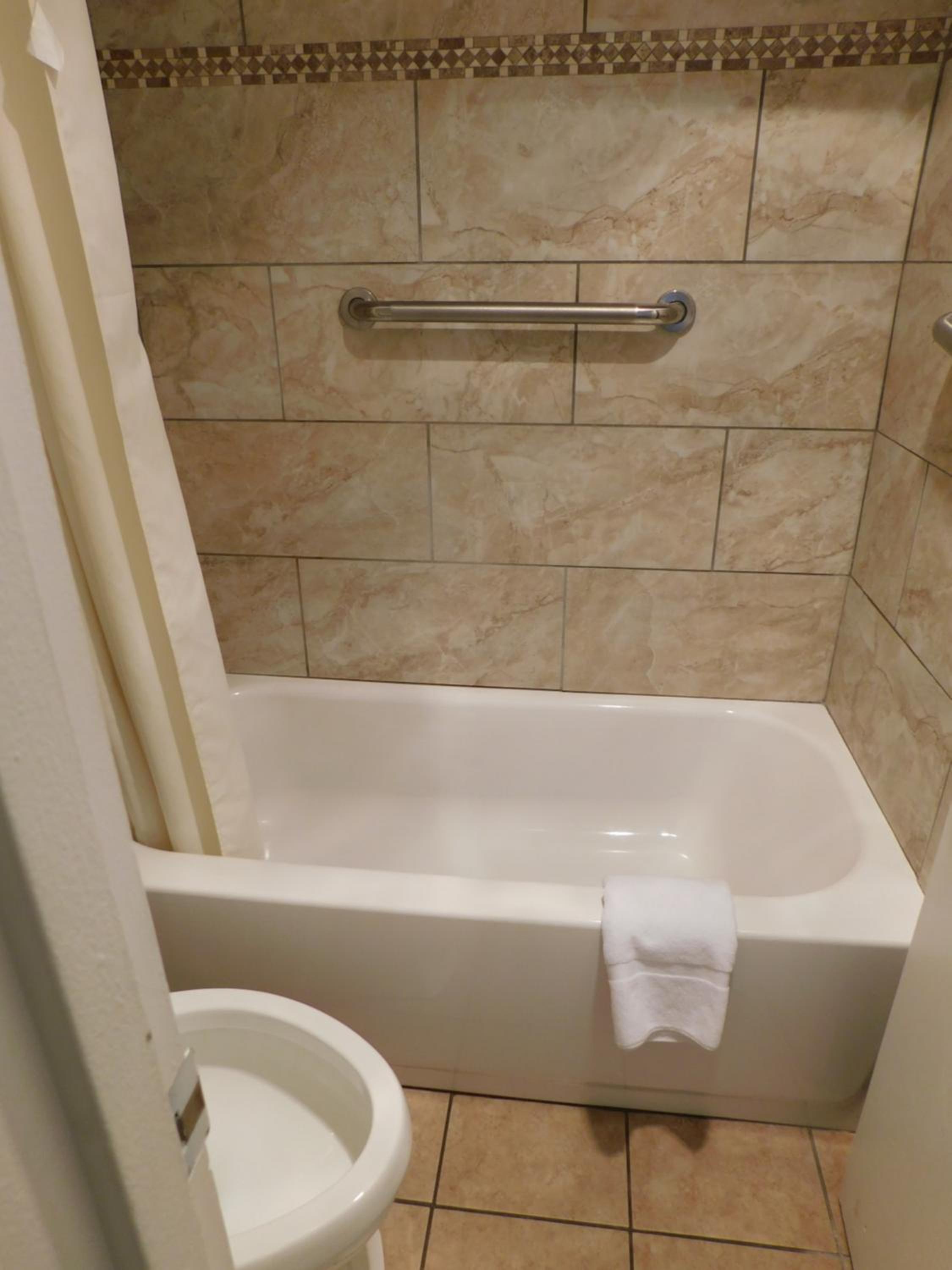 Queen Suite photo 2