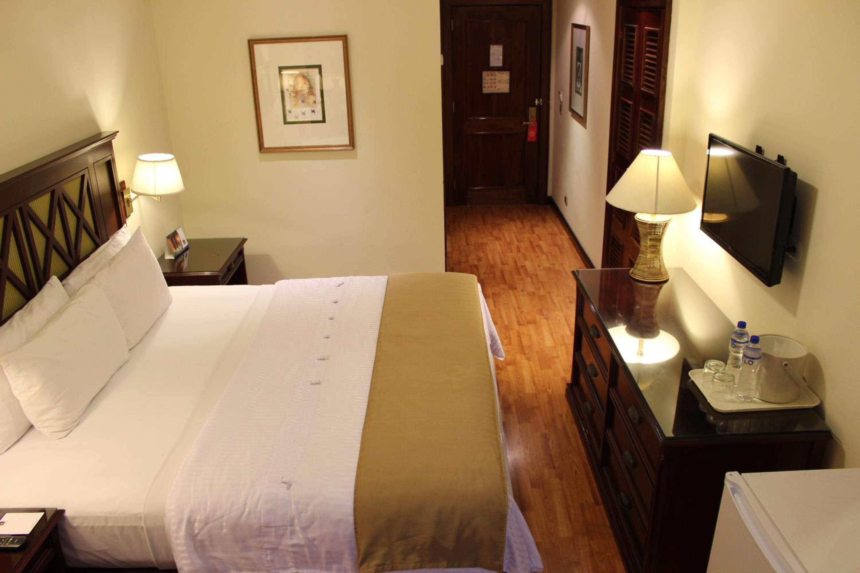 Standard King Room - Non-Smoking  photo 3