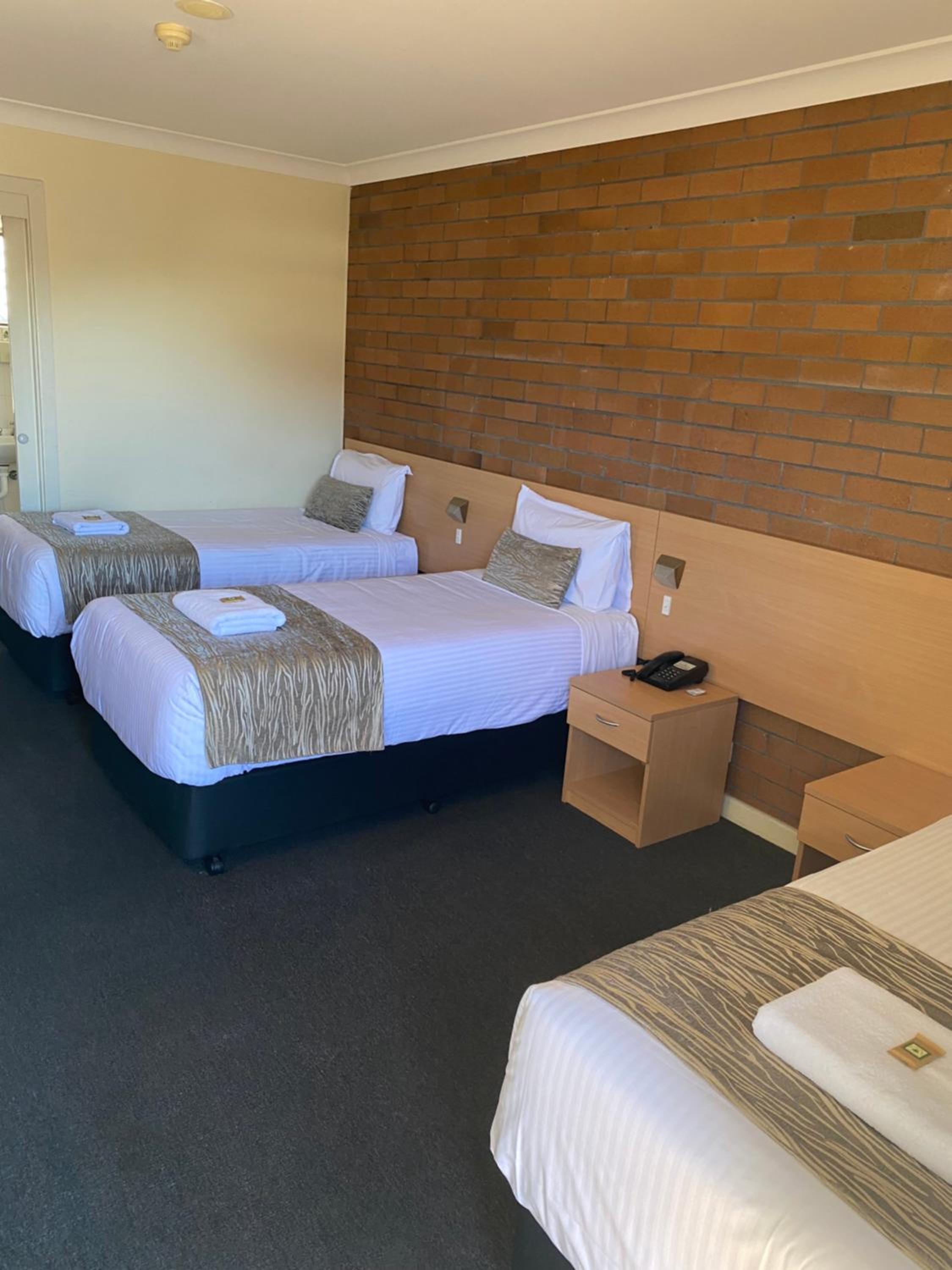 Standard Triple Room photo 3