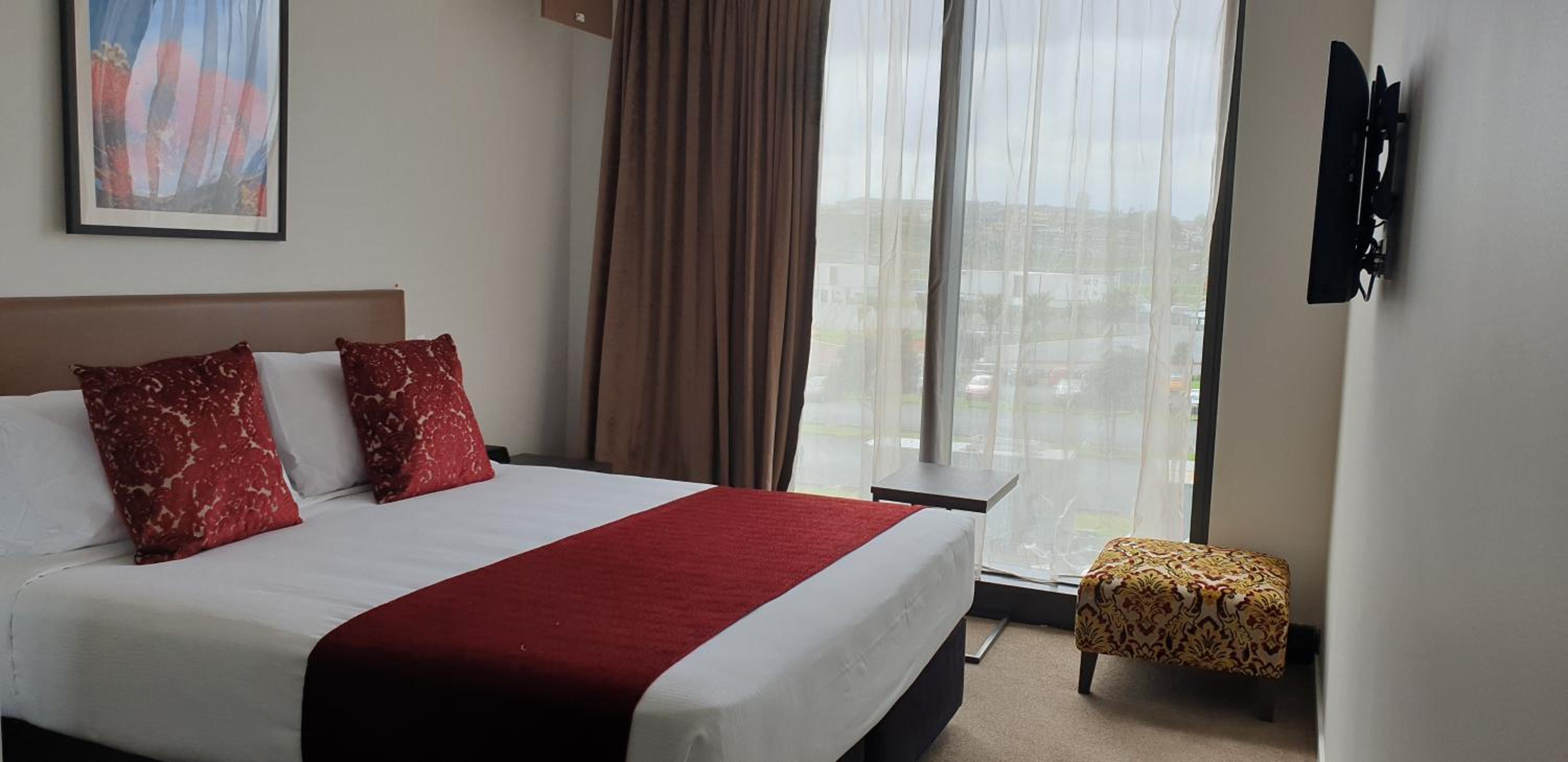 Deluxe Room With Microwave And Fridge