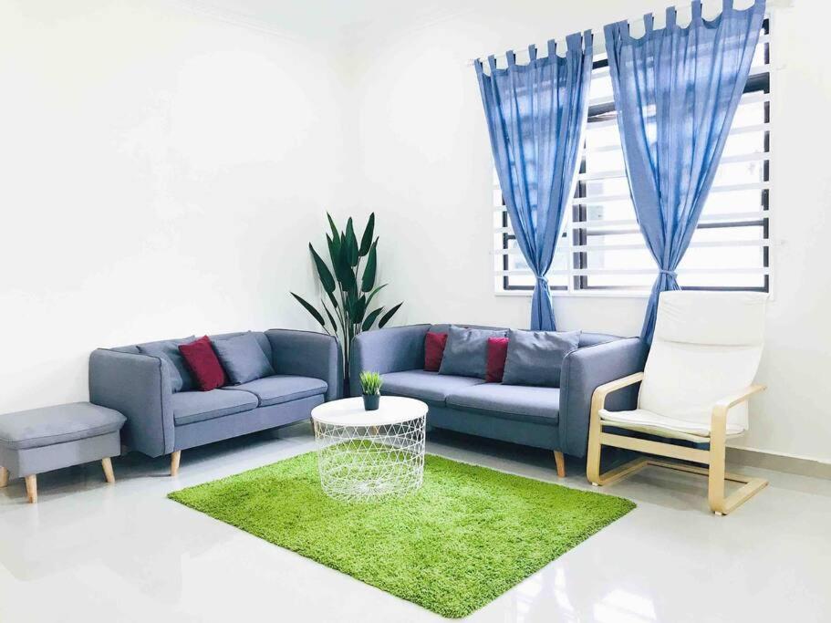 Four-Bedroom House photo 1