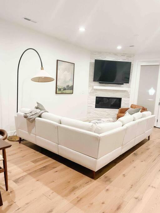 Three-Bedroom Apartment photo 1