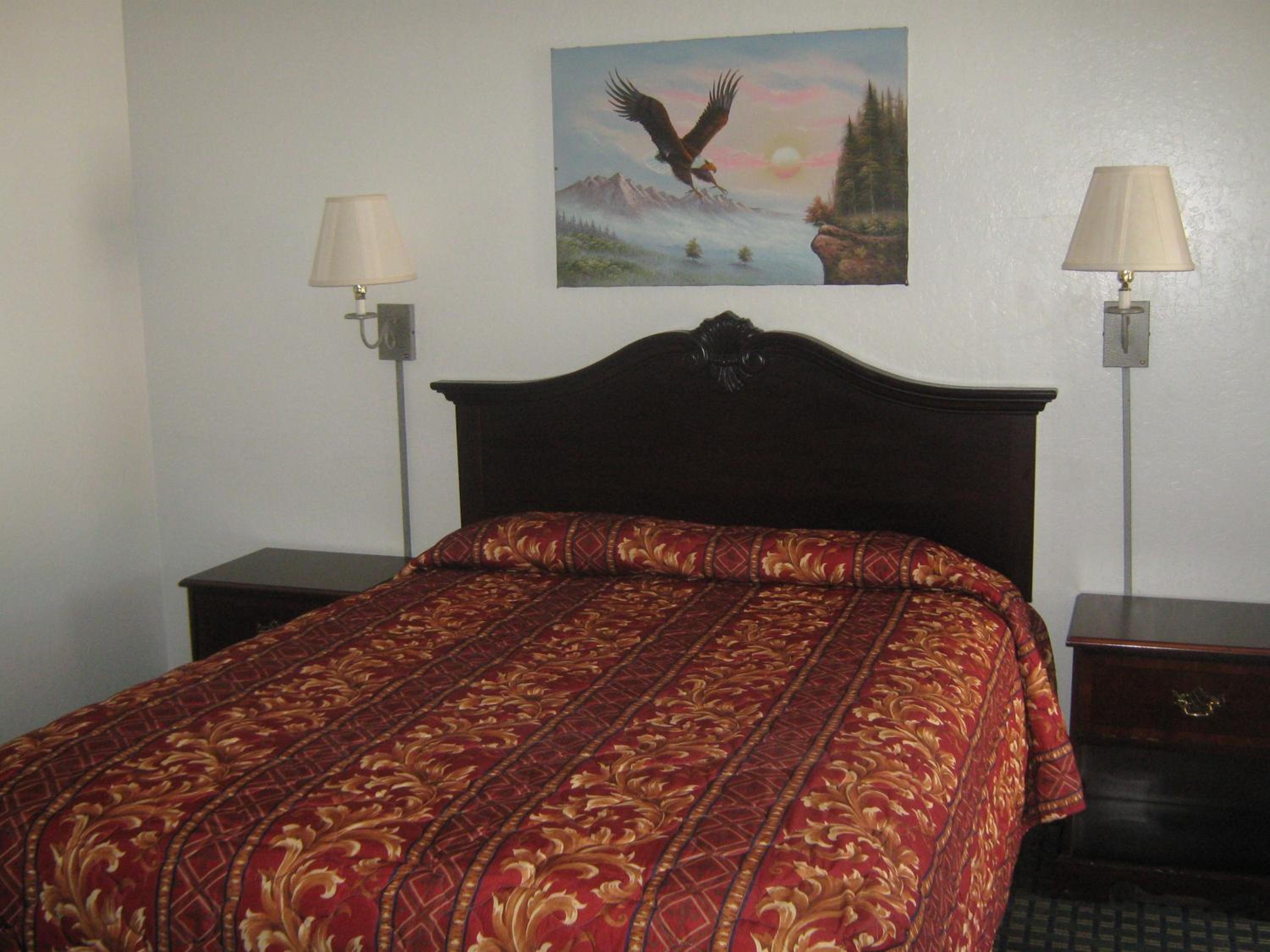 King Room - Non-Smoking - Photo 4