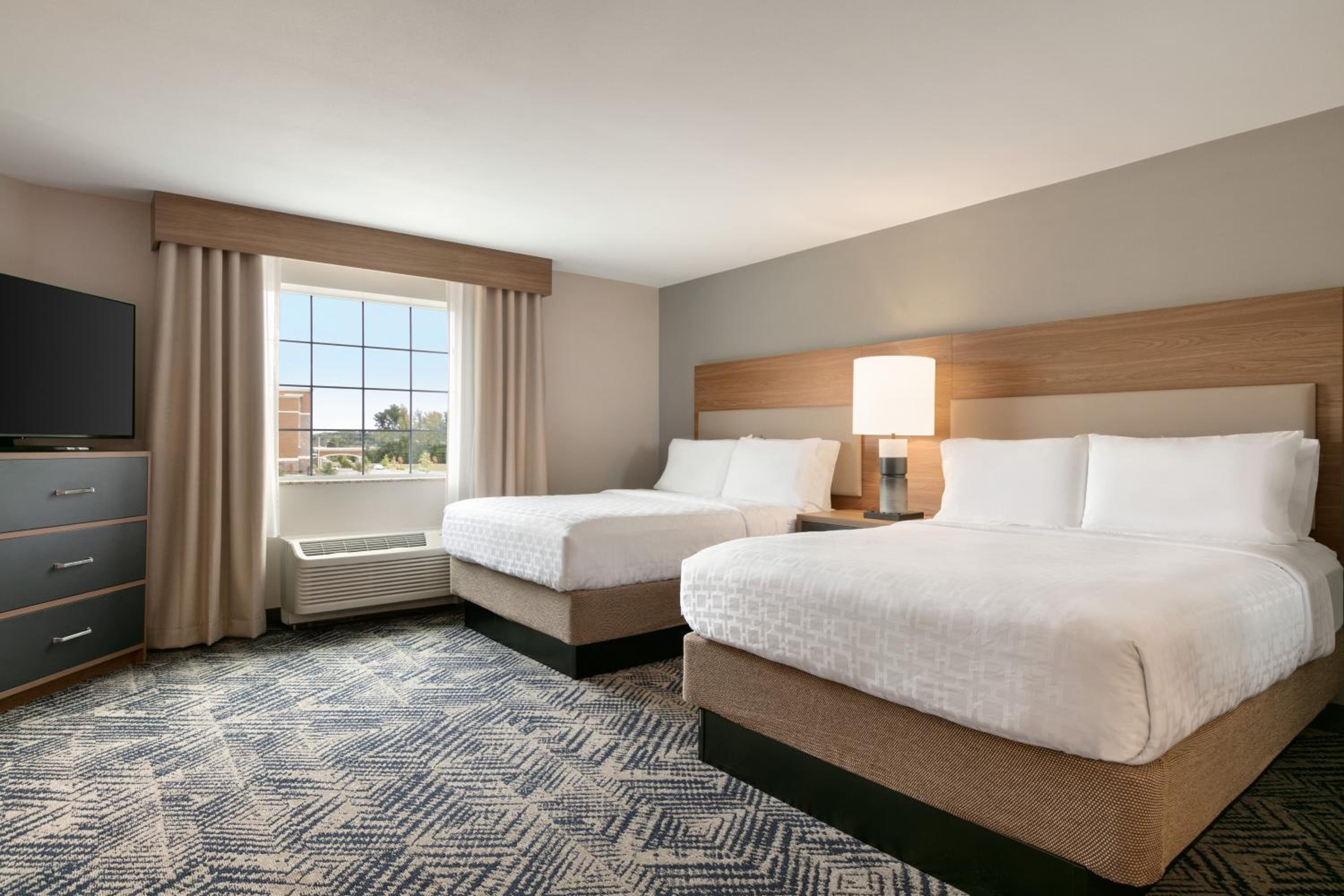 Queen Studio Suite with Two Queen Beds - Mountain View - Photo 4
