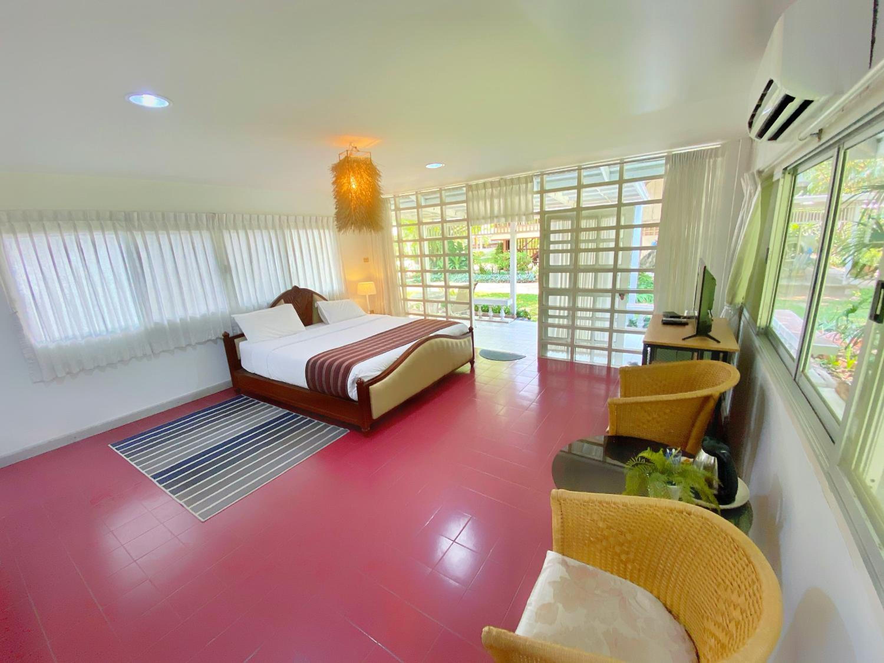 One-Bedroom House photo 3