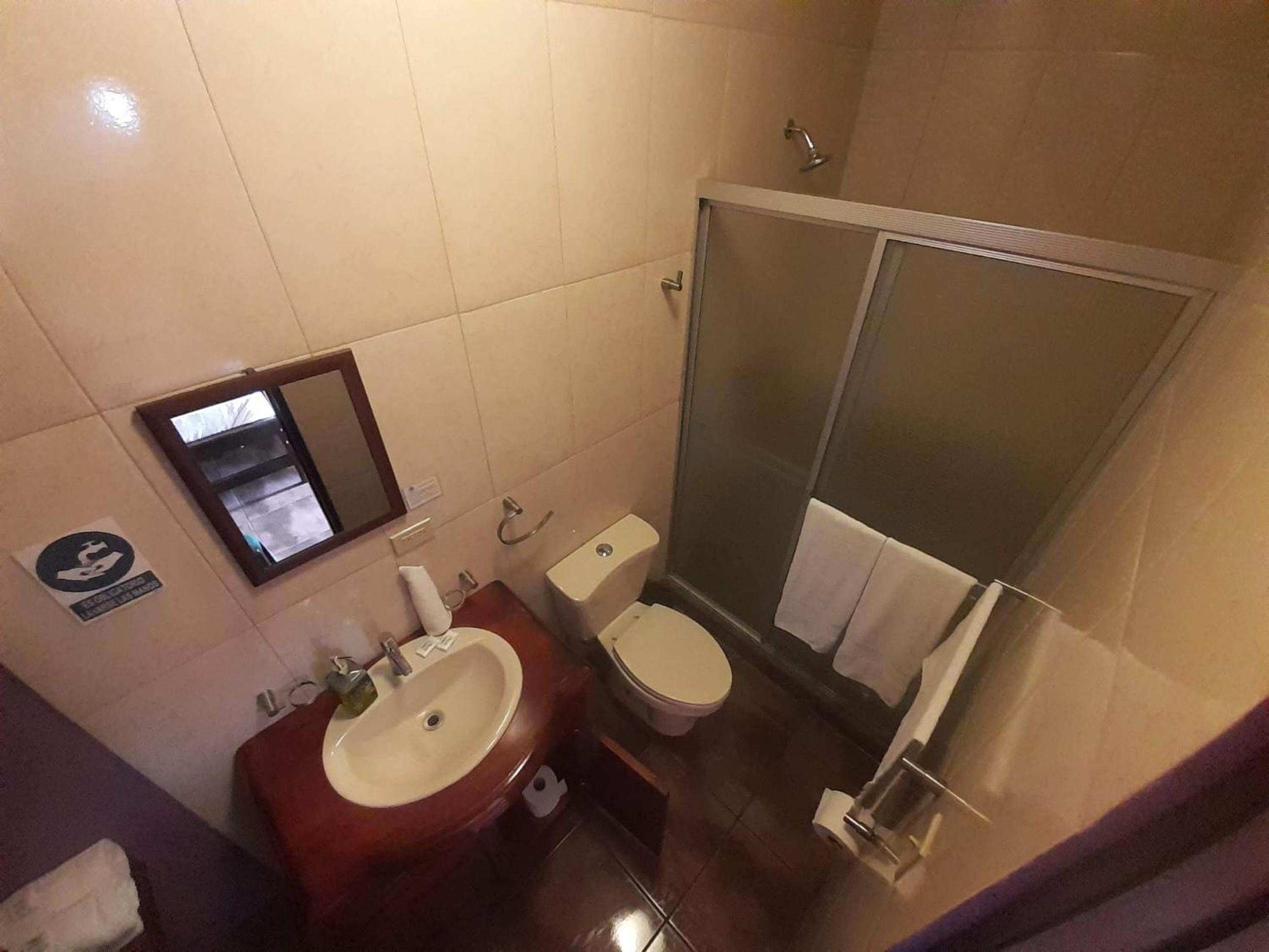 Quadruple Room with Private Bathroom photo 2