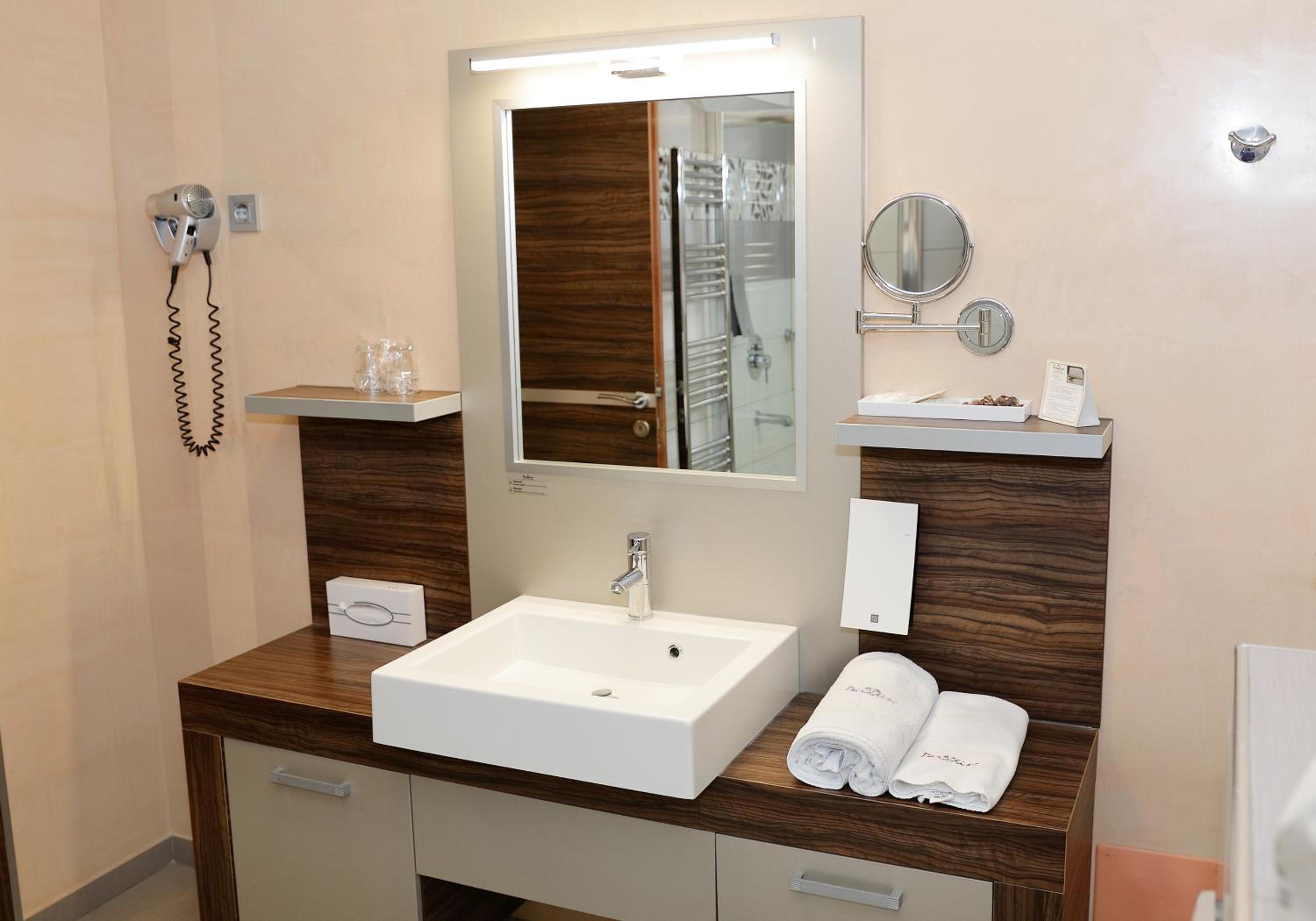 Double Room - Photo 6
