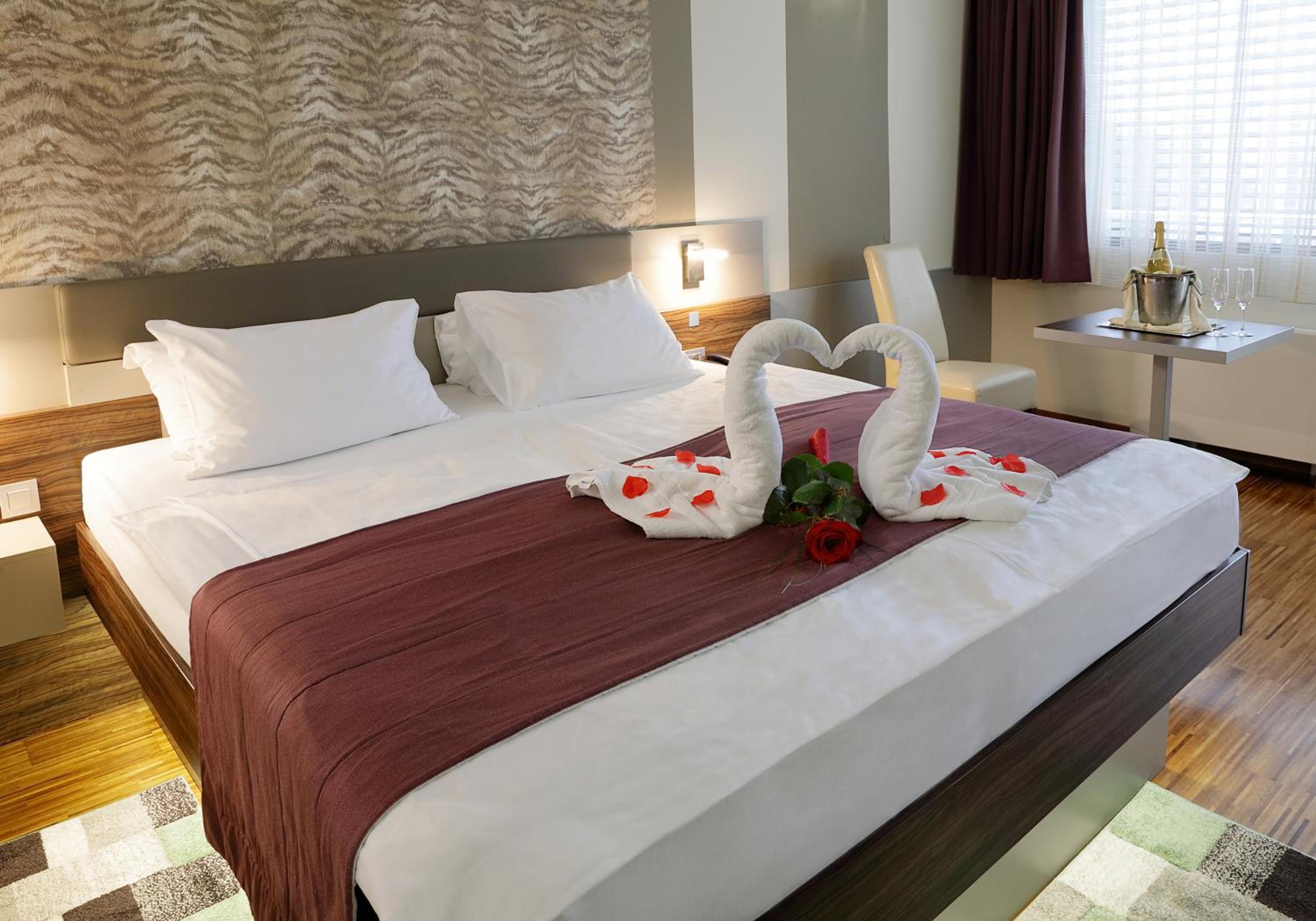 Double Room - Photo 8