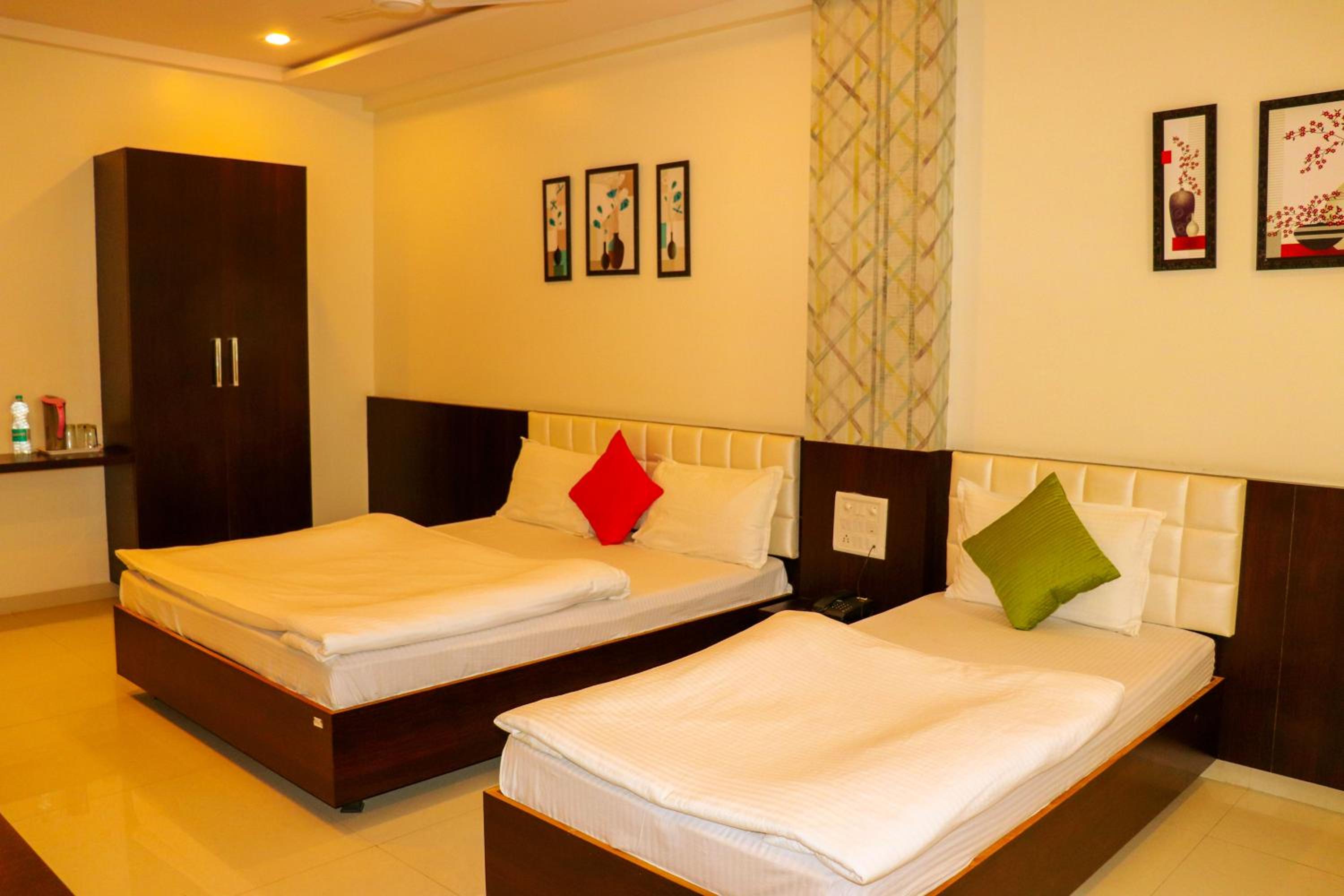 Deluxe Triple Room - Photo 3