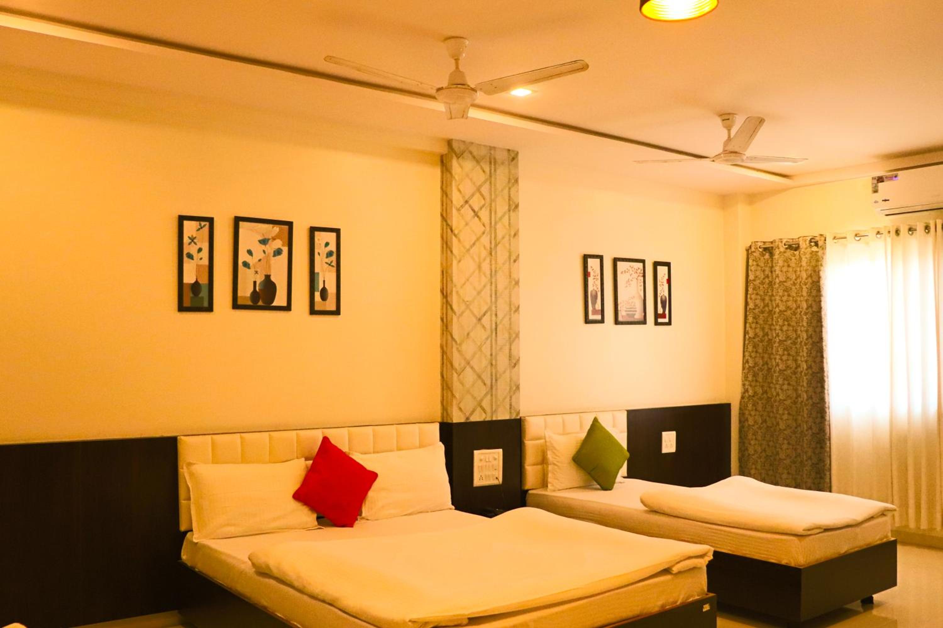 Deluxe Triple Room - Photo 33
