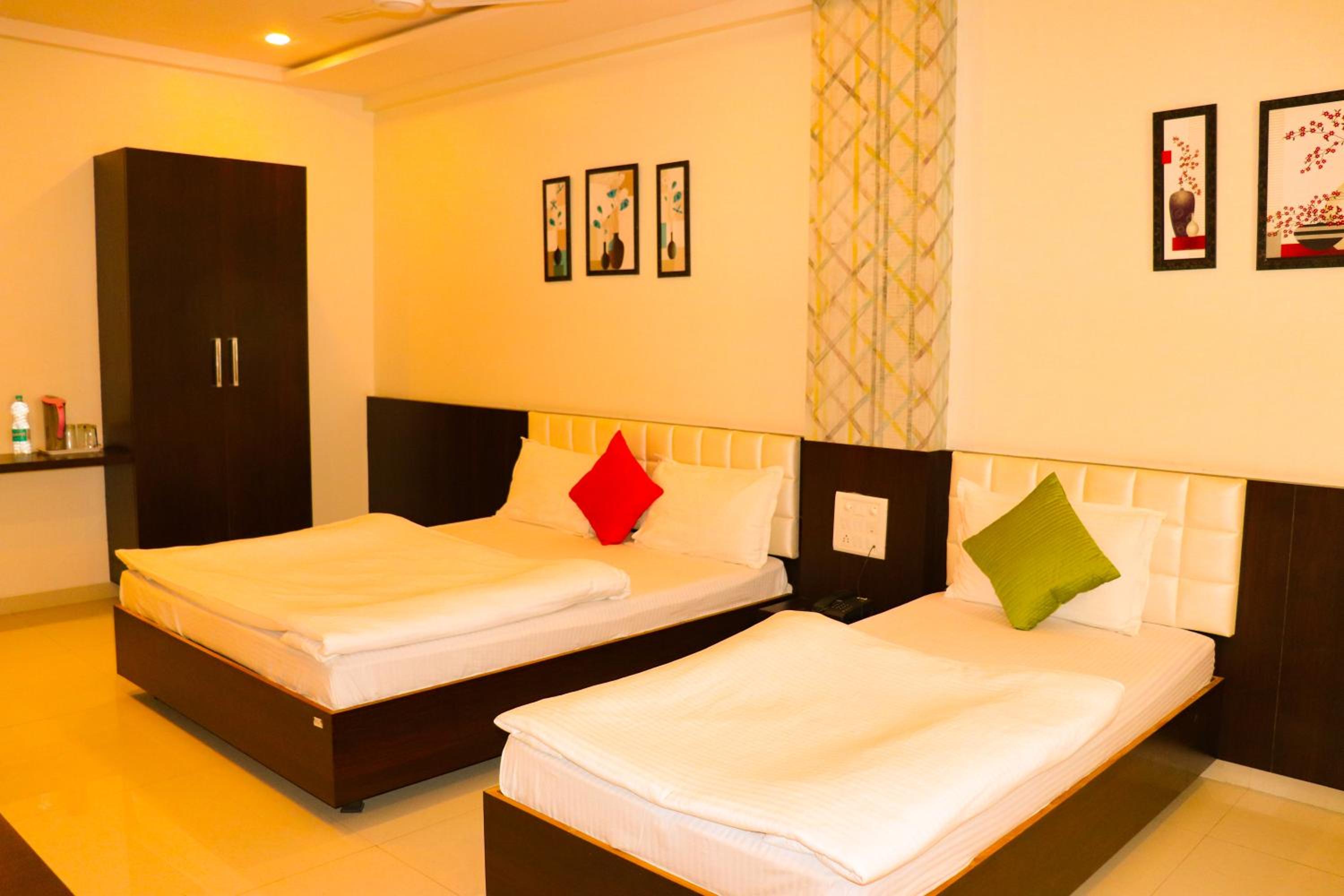 Deluxe Triple Room - Photo 31