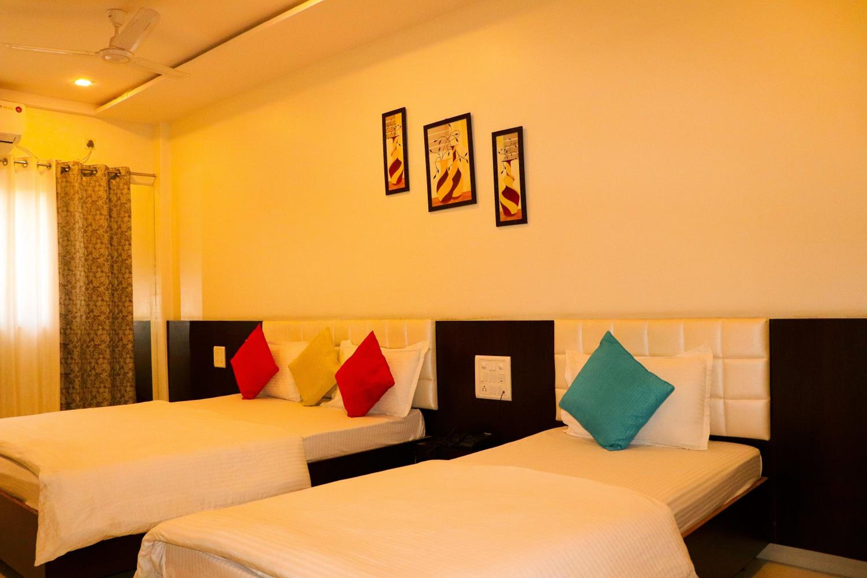 Deluxe Triple Room - Photo 2