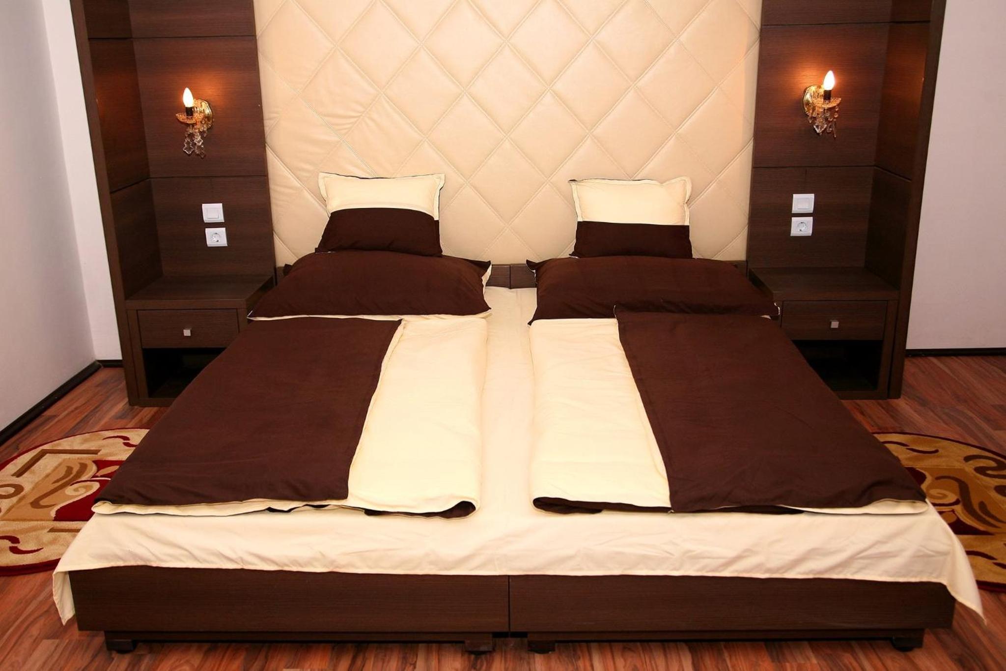 Two-Bedroom Superior Apartment - Photo 9