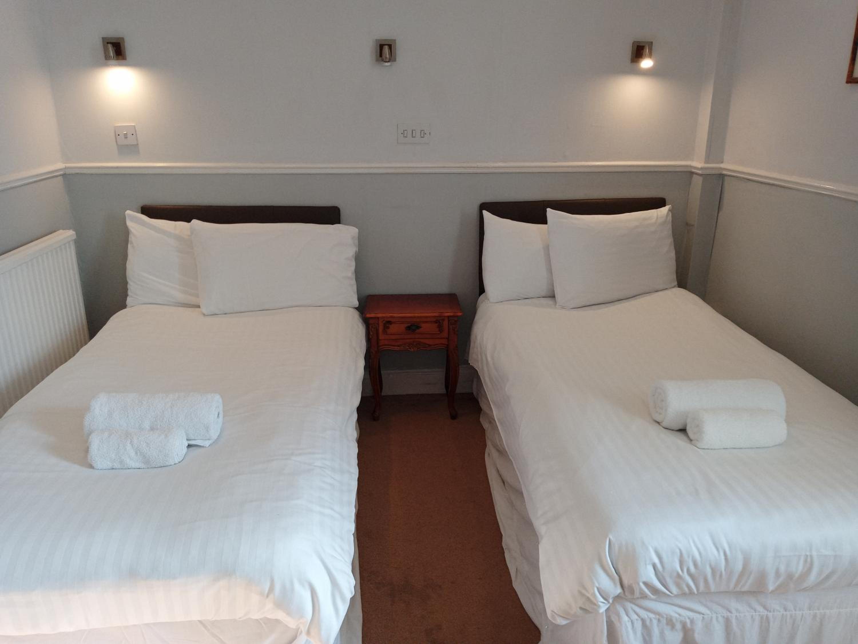 Standard Twin Room photo 3