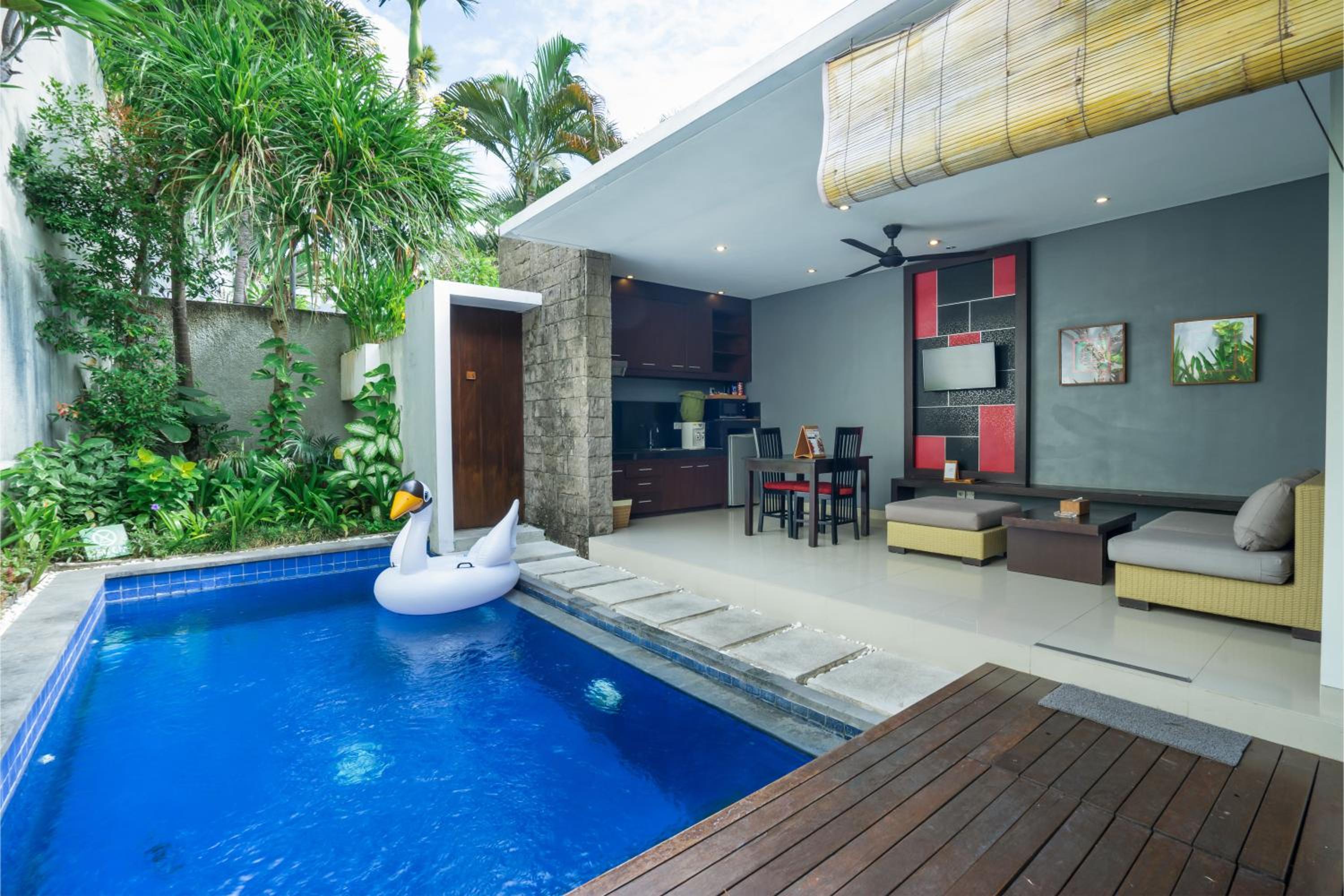Free Airport Pick Up at One-Bedroom Pool Villa
