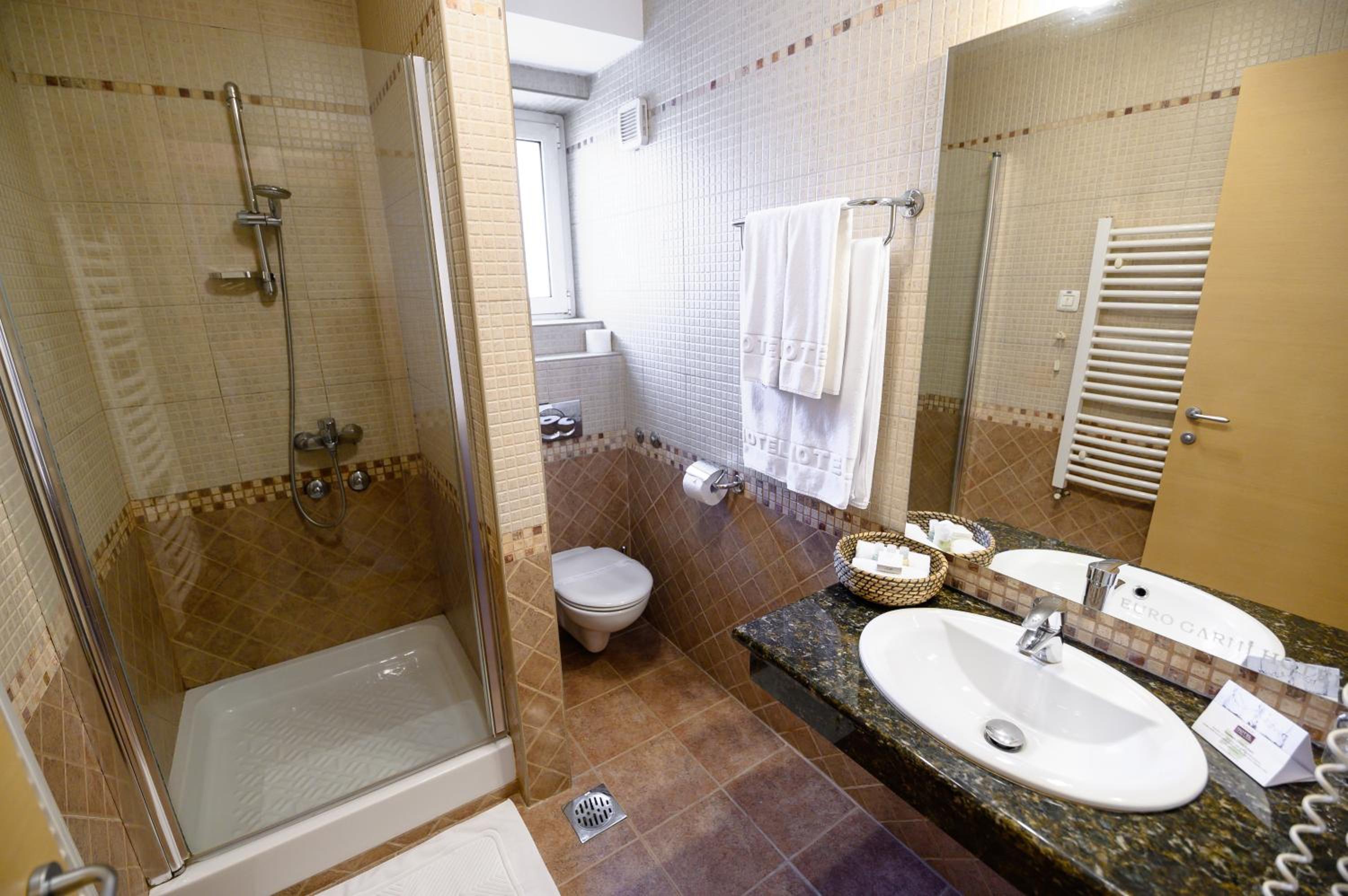 Standard Double Room - Photo 6