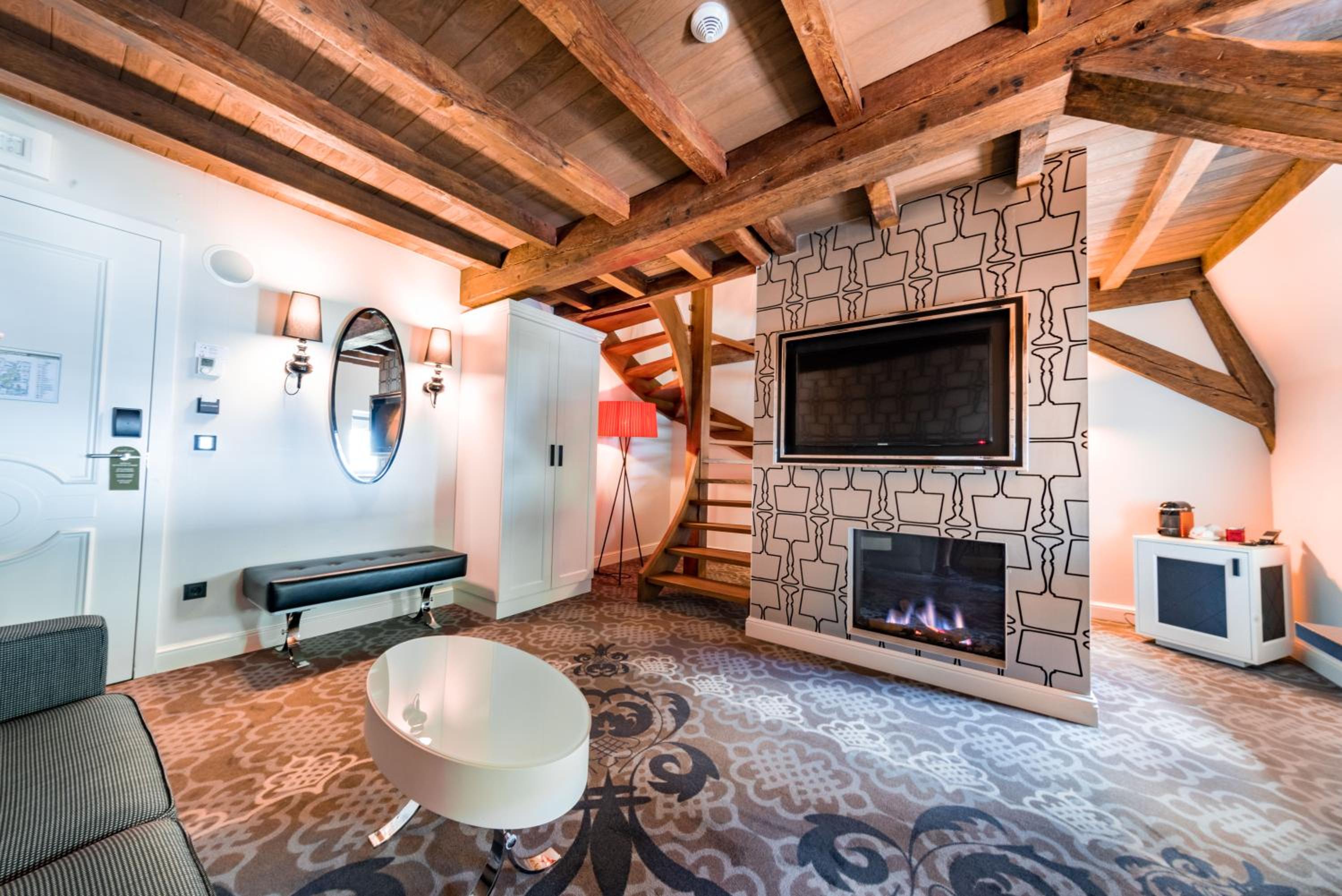 Duplex Suite - Photo 4
