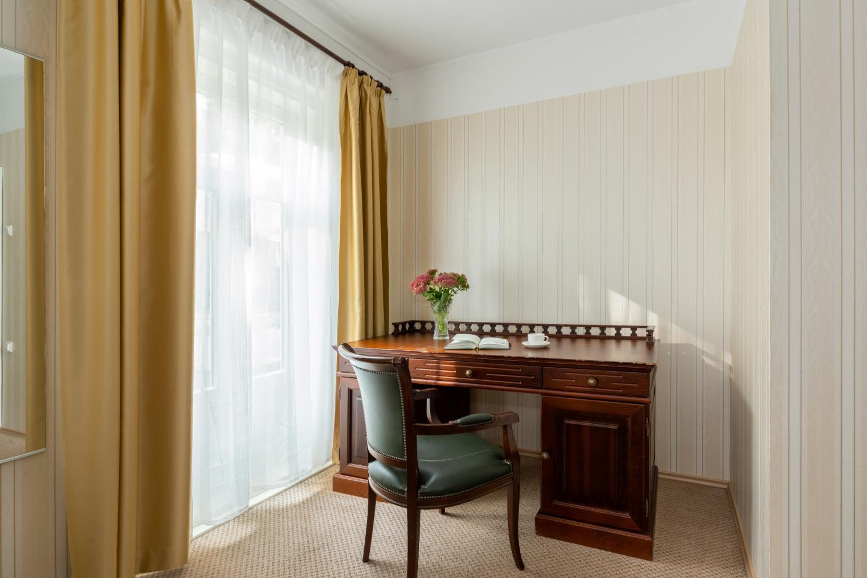 Twin Room with Terrace - Photo 4