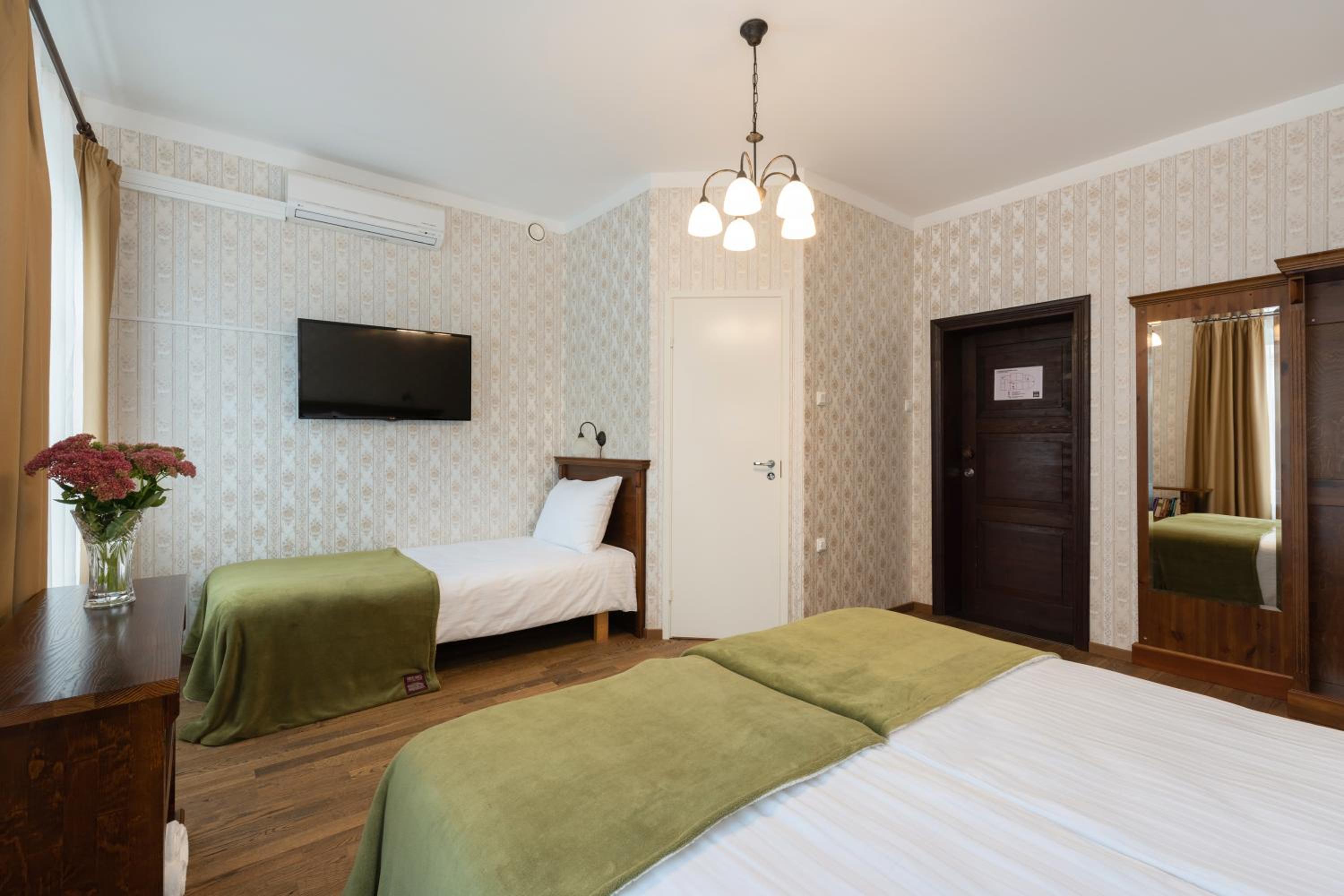 Deluxe Triple Room - Photo 4